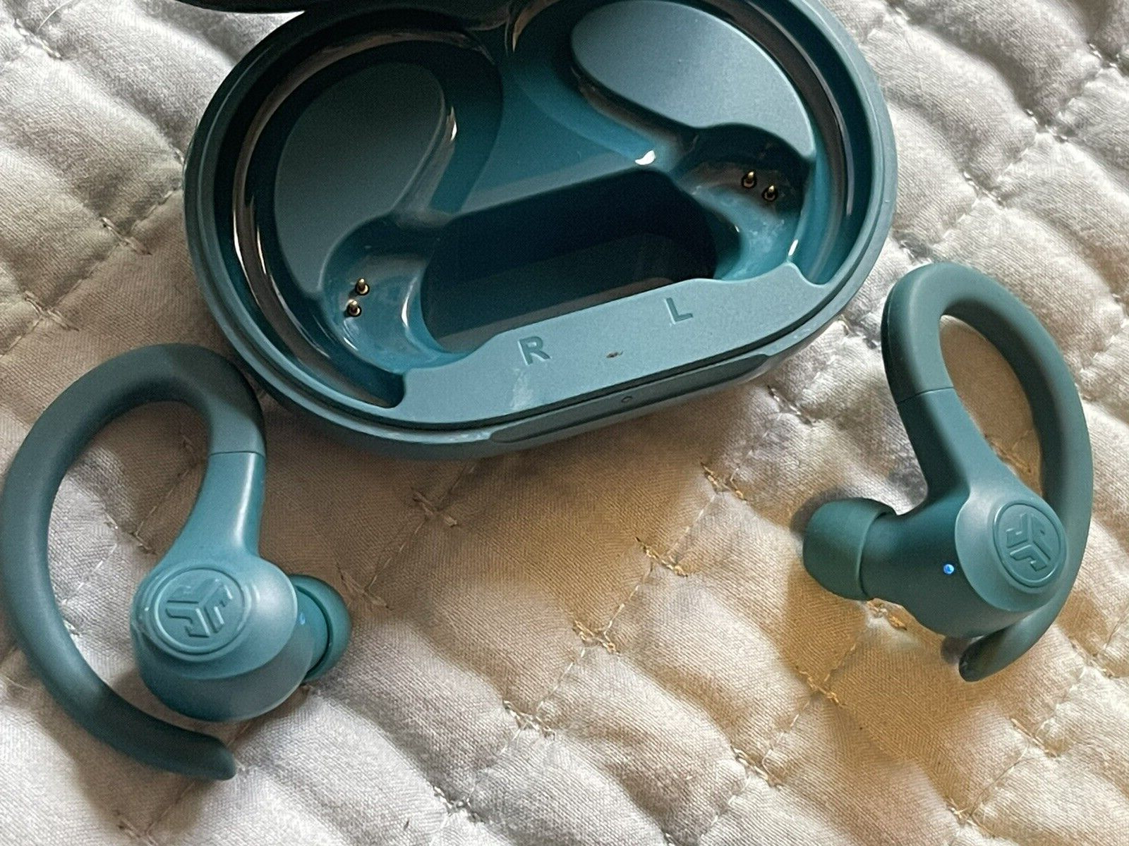 JLAB go air Sport True Wireless Earbuds high quality economical pre-owned