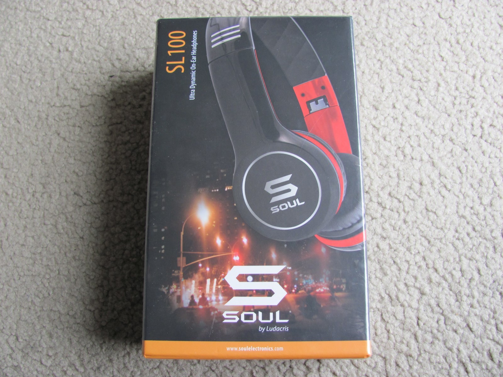 Brand New SOUL by Ludacris SL100 Ultra Dynamic On-Ear Headphones Black/Red