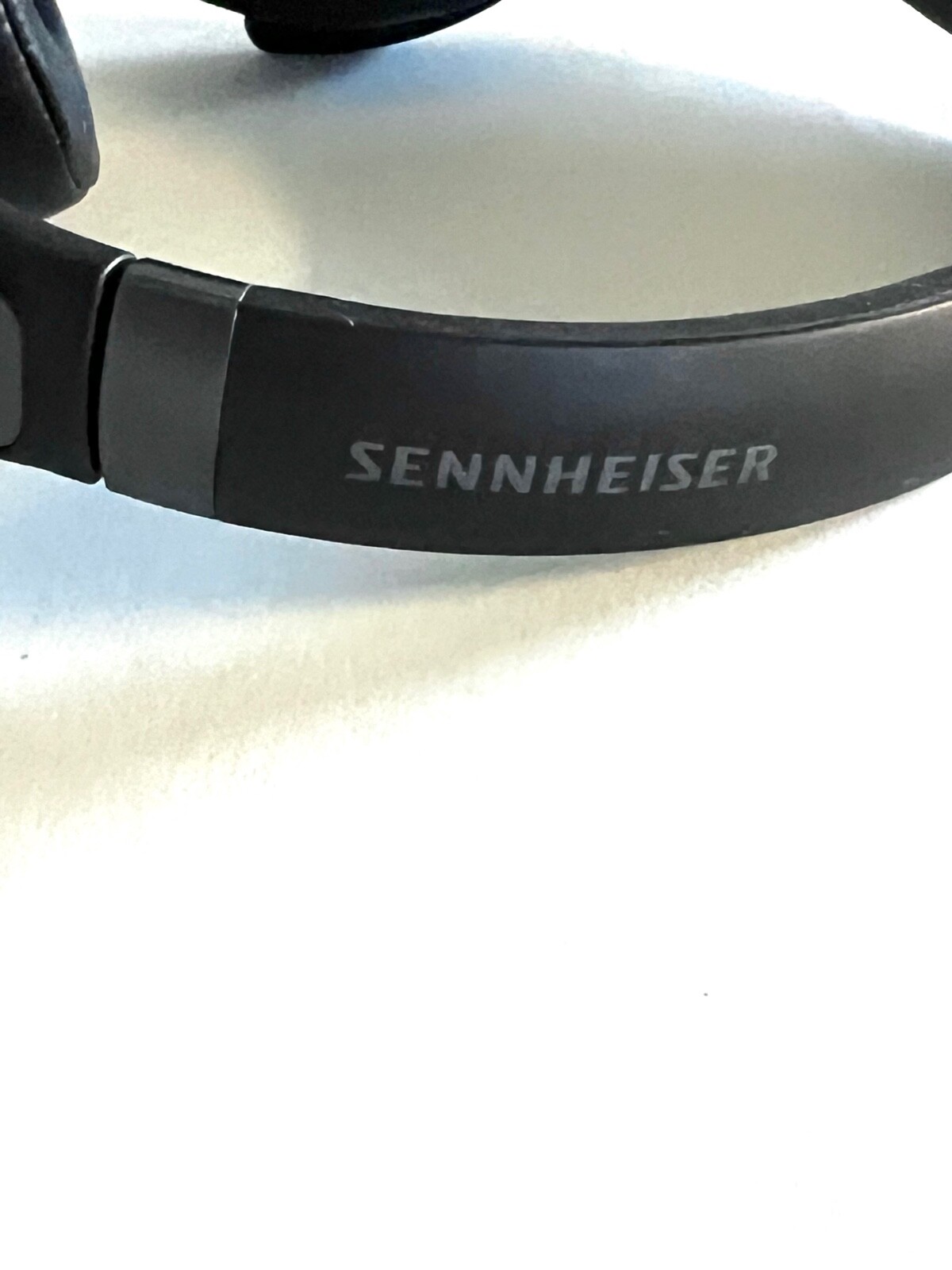 WIRELESS HEADPHONES Sennheiser HD 4.40 BT Wireless Over Ear Headphone