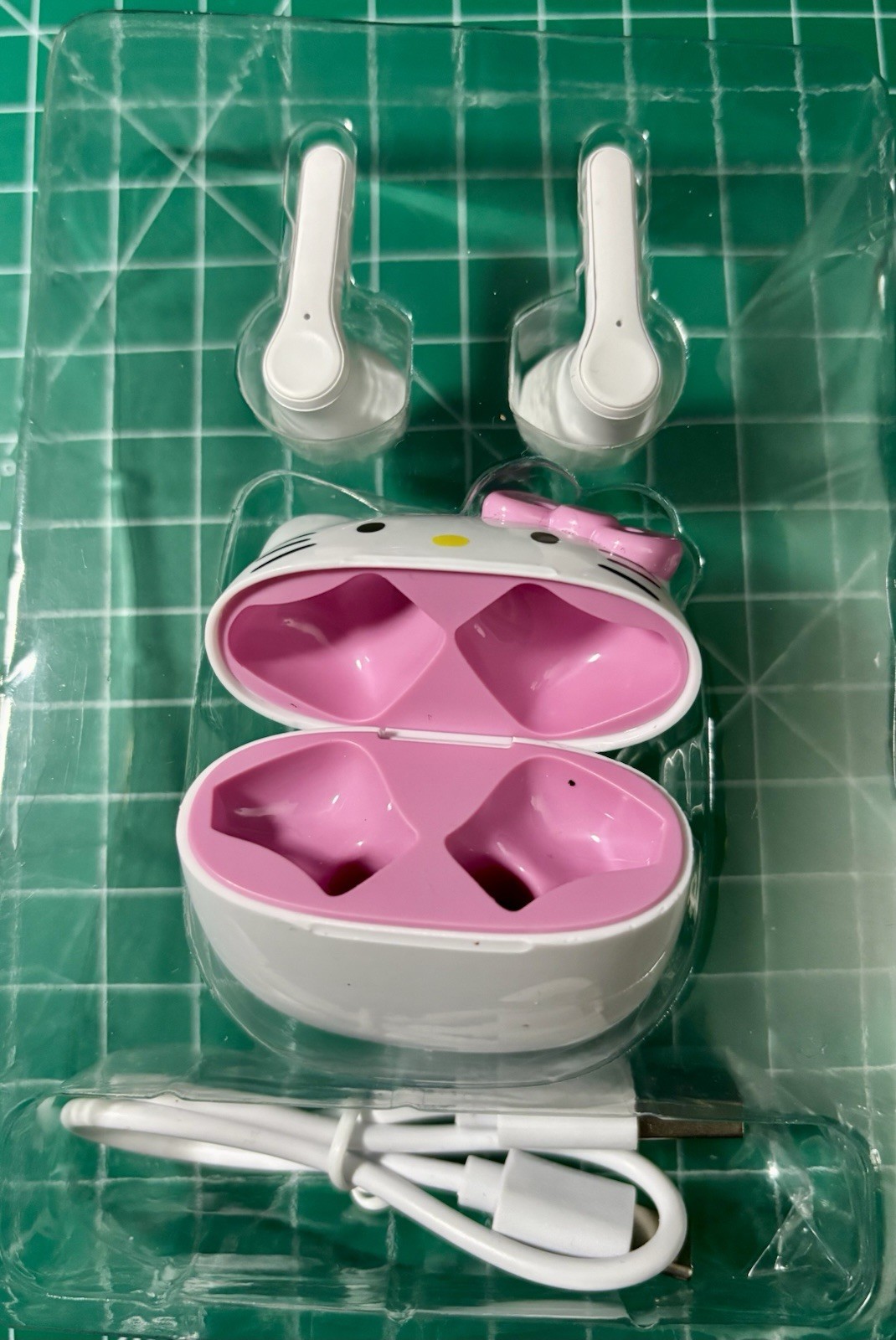 HELLO KITTY Bluetooth Wireless Earbuds USB-C Charging Case+Cord White Pink Bow🎀