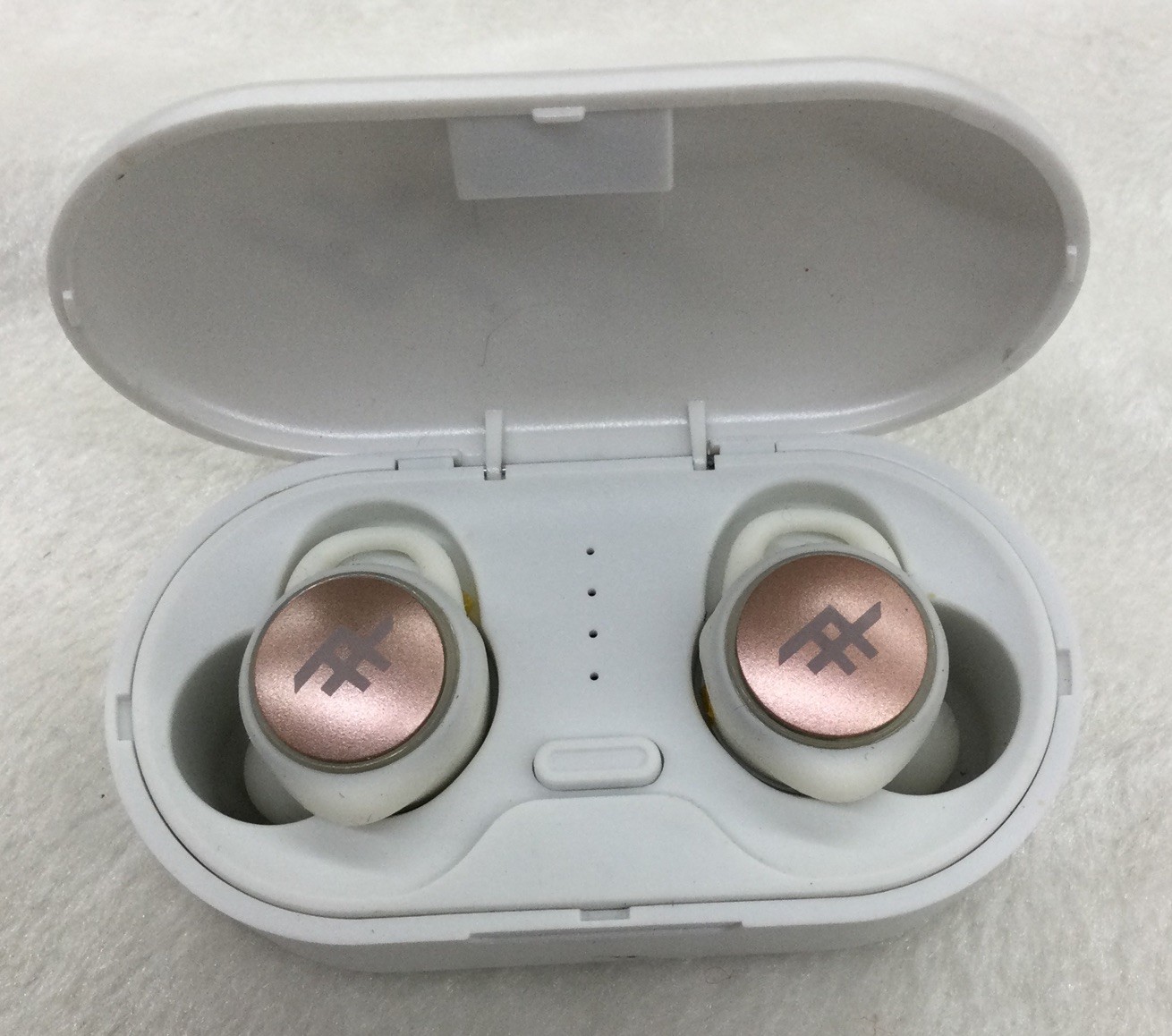 IFROGZ Airtime Sport Bluetooth Earphones w/Case, Cord, Preowned