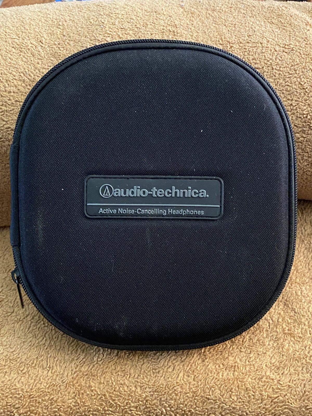 Audio Technica Active Noise Cancelling Headphones ATH-ANC7B Corded Case Quiet