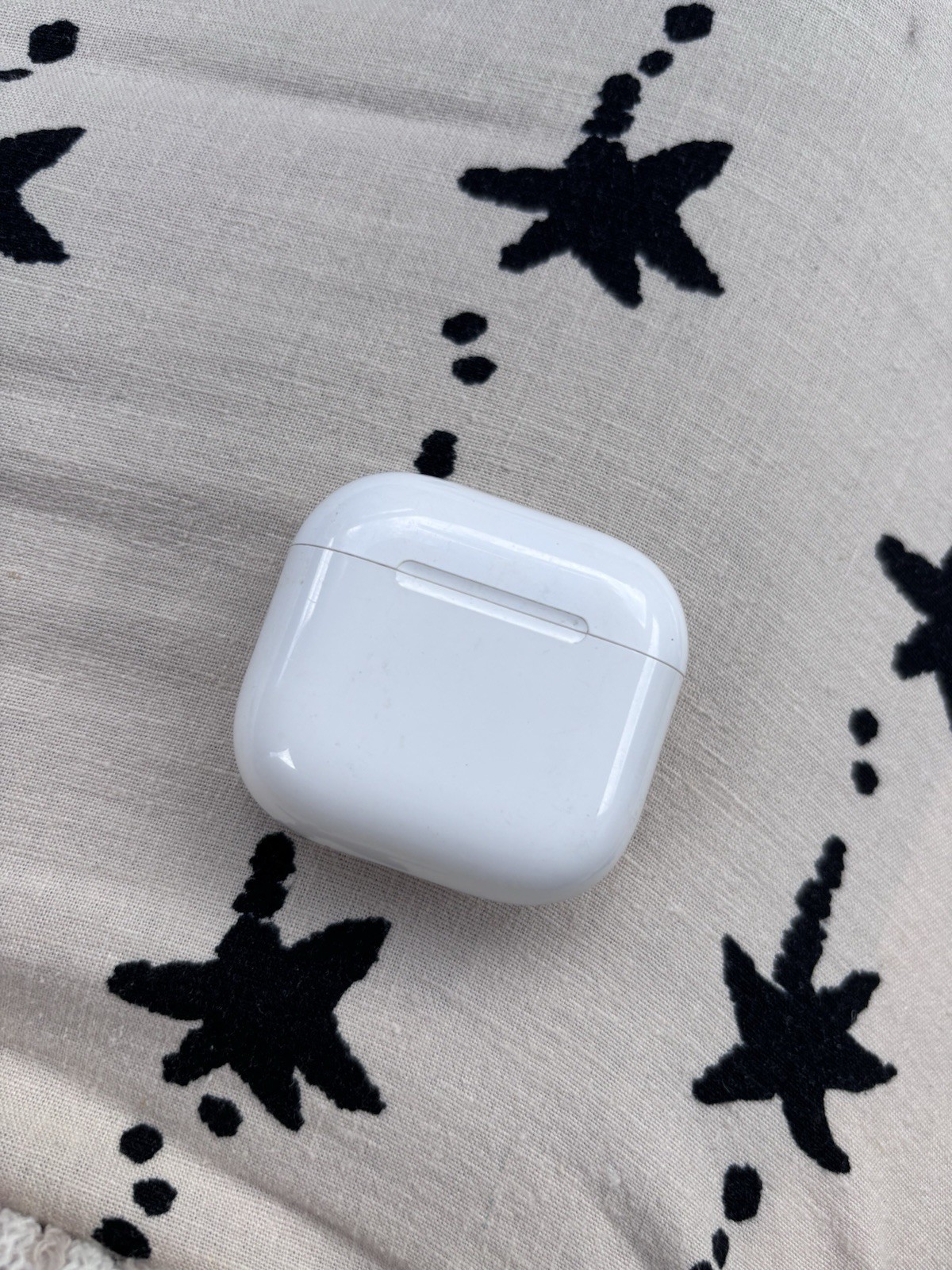 Apple AirPods Pro3 Wireless Bluetooth Earbuds Built-In Mic Charging Case White