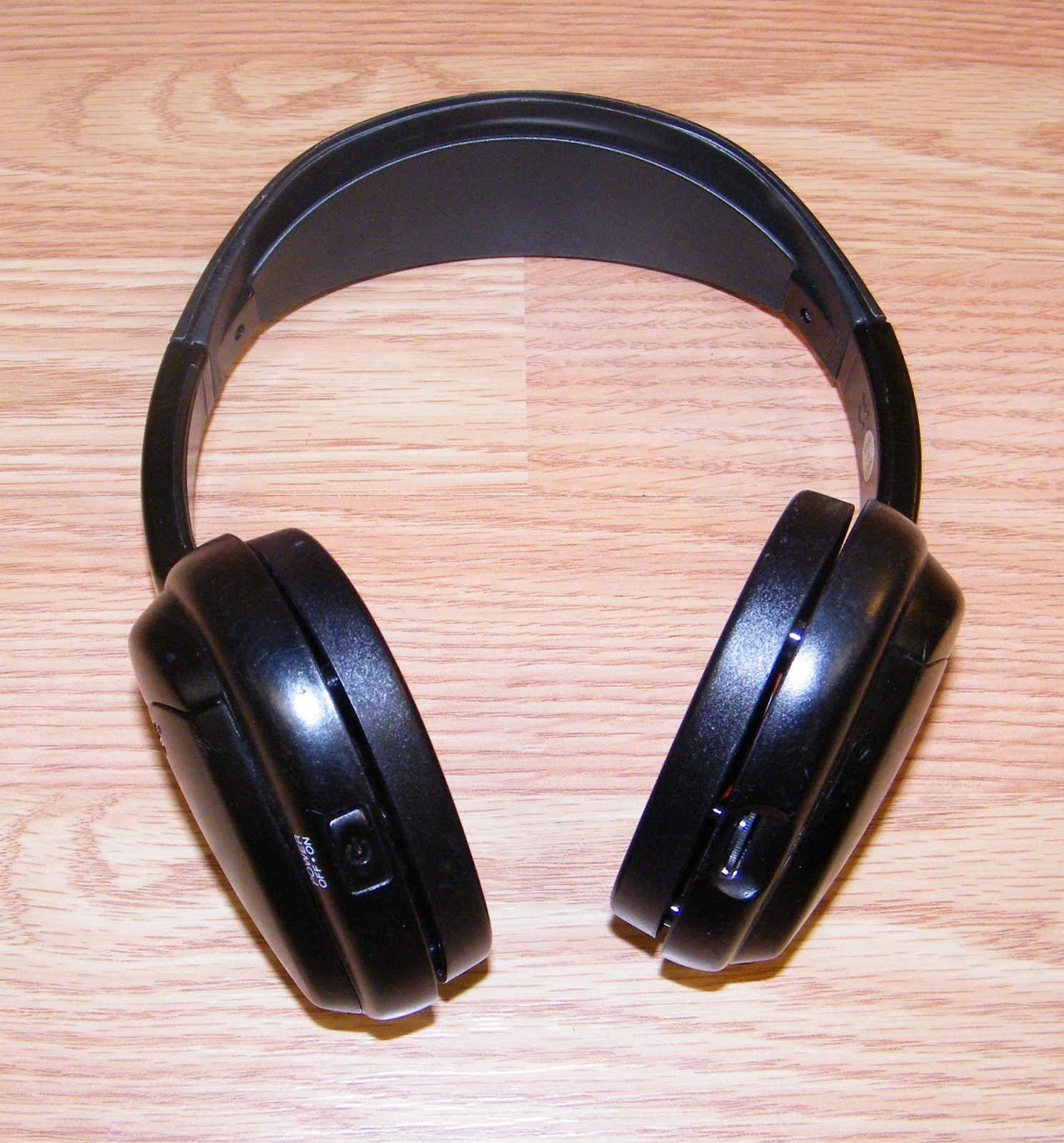 LOT of 3 Unbranded / Generic Black Wireless Stereo Headphones w/ Battery Covers