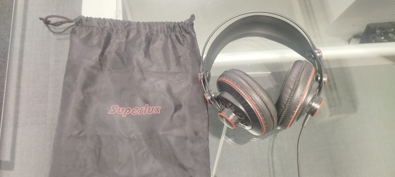 Superlux HD681 32 Ohm Semi-Open Studio Headphones Wired Over-Ear Headband