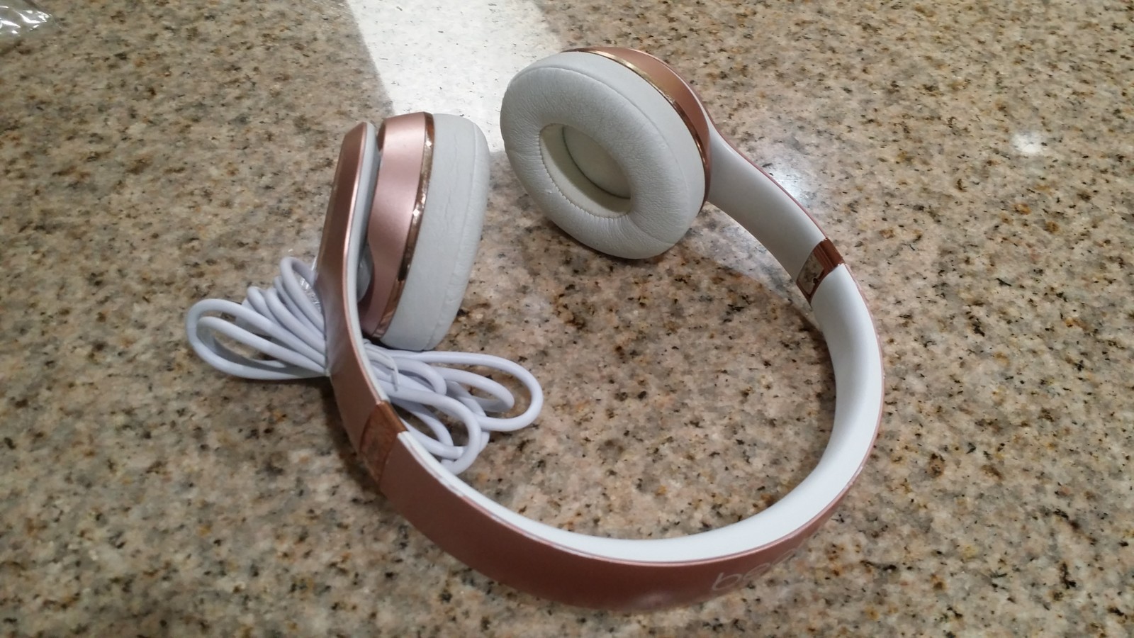 Beats by Dr. Dre Solo 4 – Wireless Bluetooth On-Ear Headphones Saint Gold