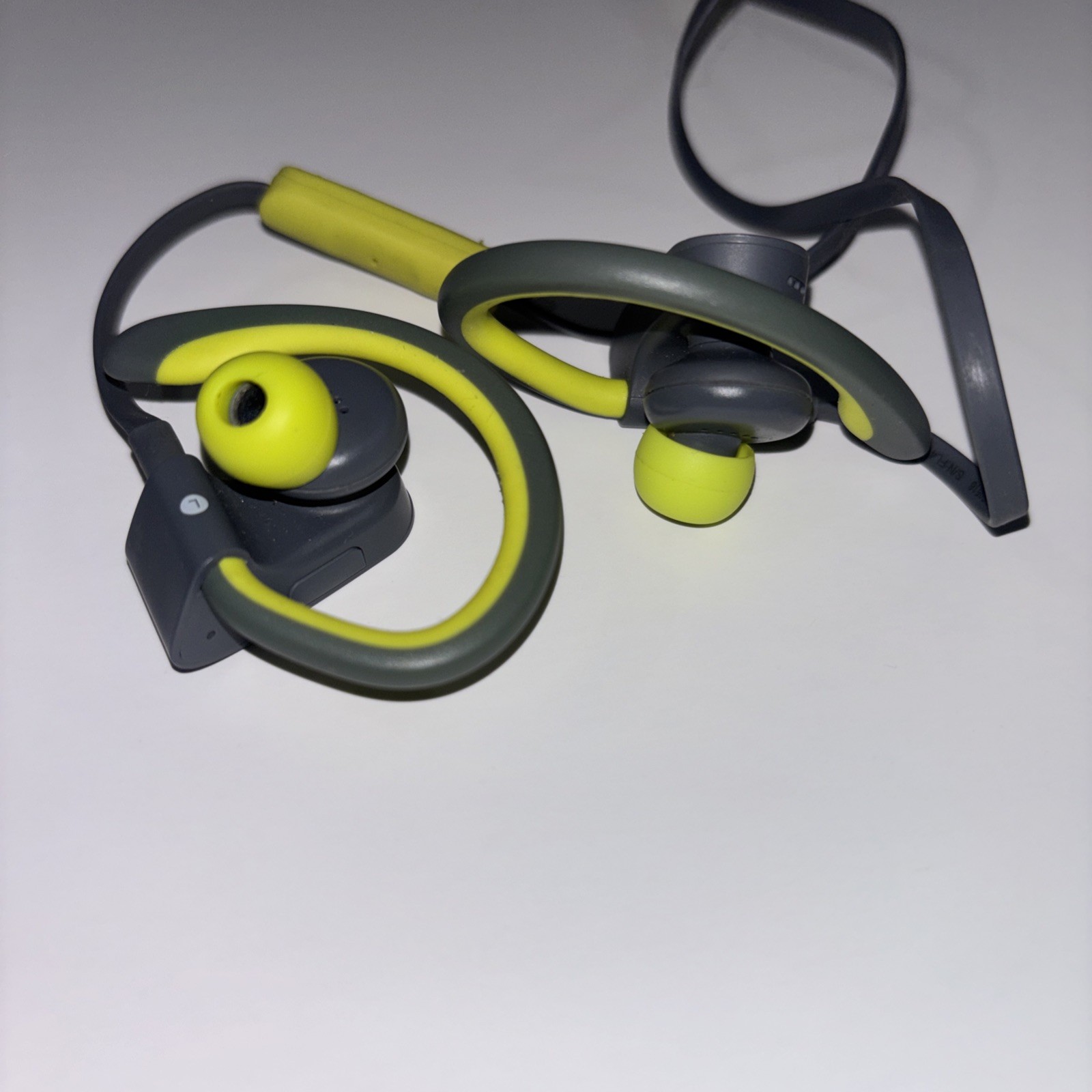 Beats by Dr. Dre Powerbeats3 In Ear Headphone – green With Case And Charger