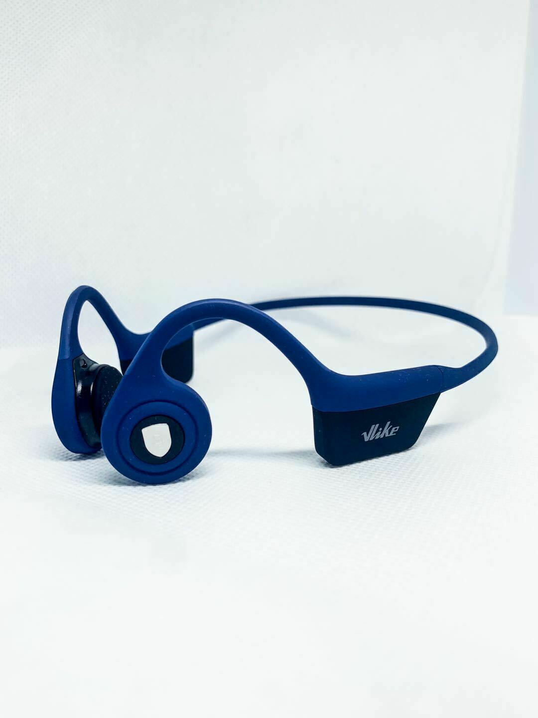 Open-Ear Design Bone Conduction Headphones without Bluetooth for Workouts