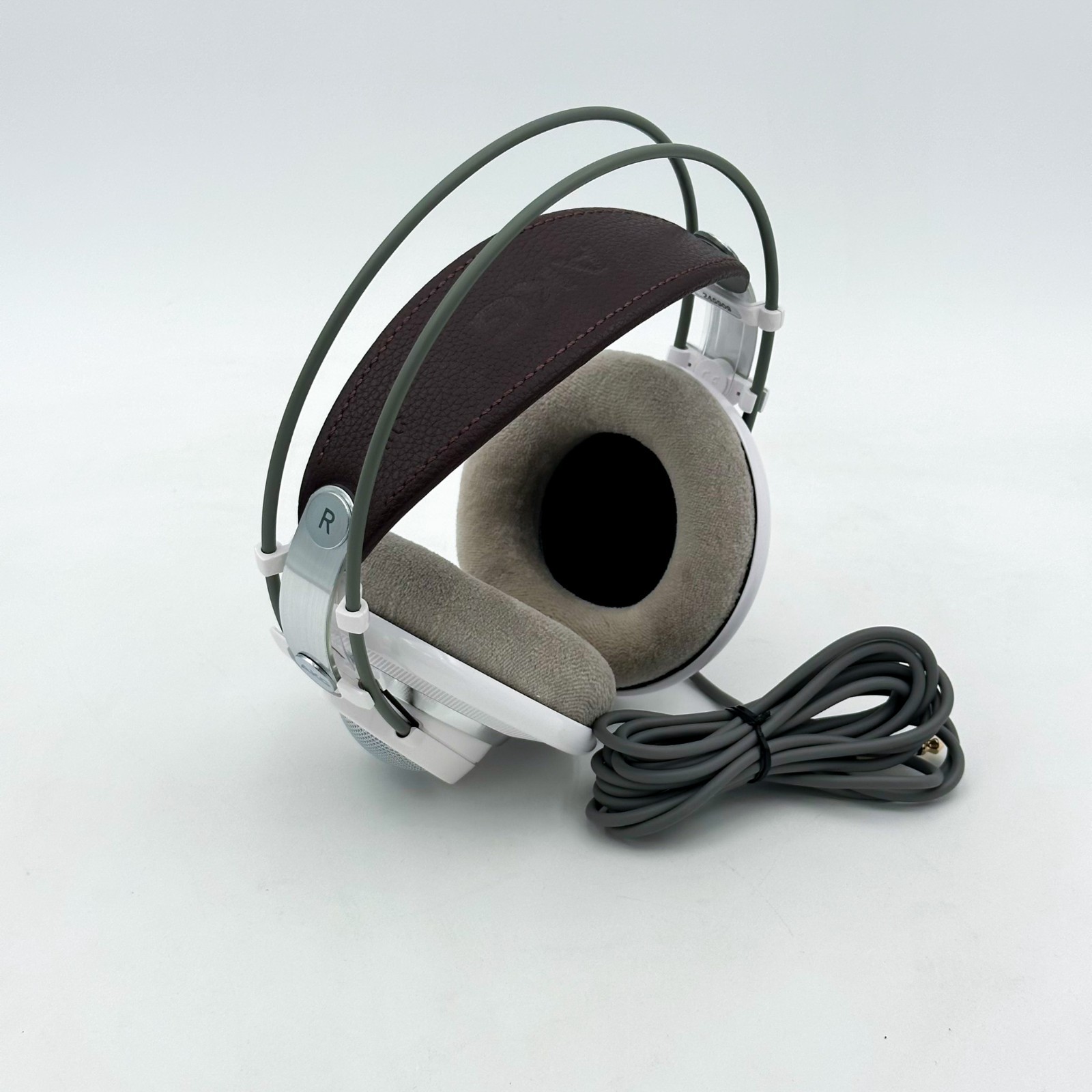 AKG K701 White Studio Open Air Type Headphones Tested Used