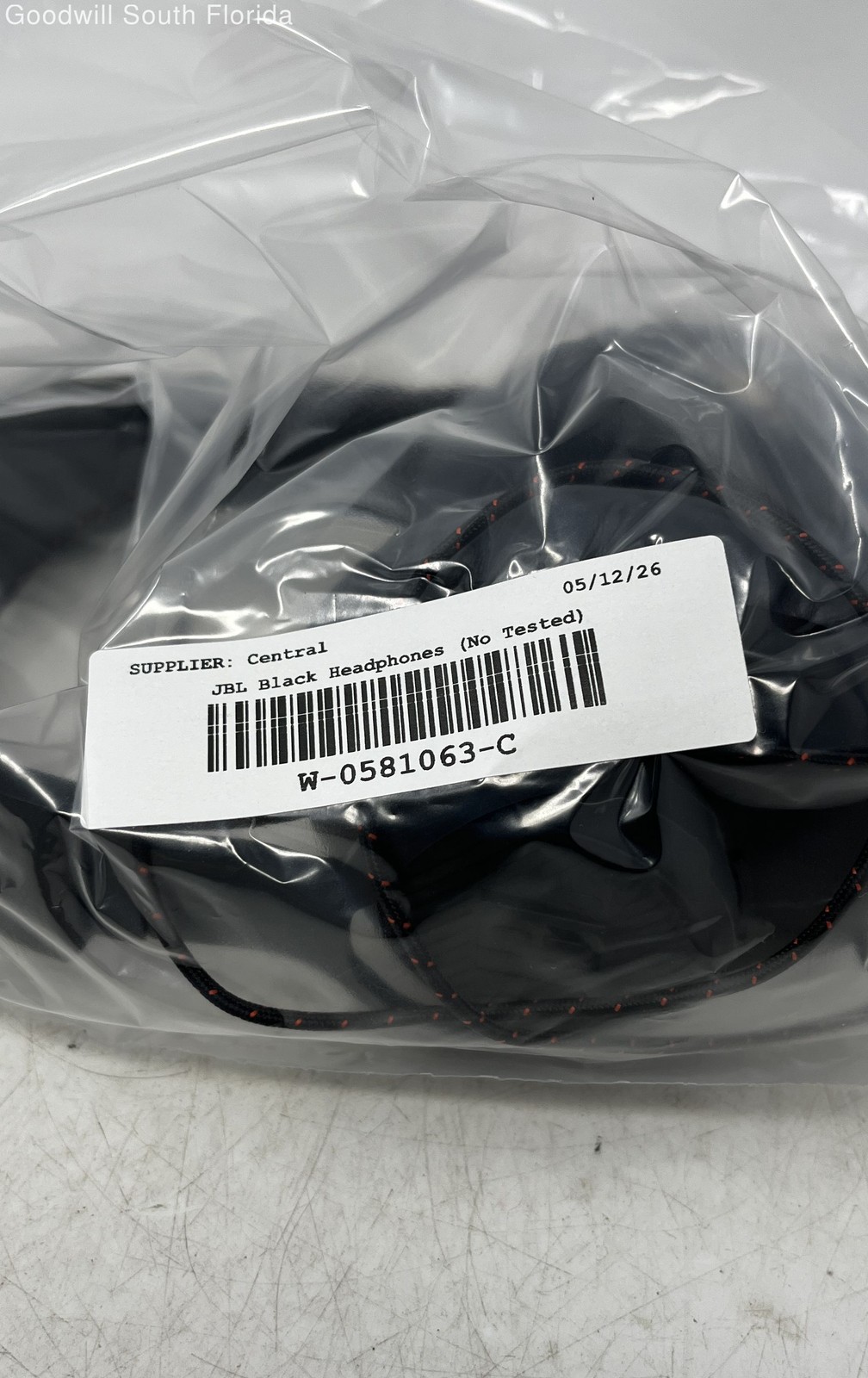 JBL Quantum 100 Black 3.5mm Audio Cable Wired Gaming Headphones Not Tested