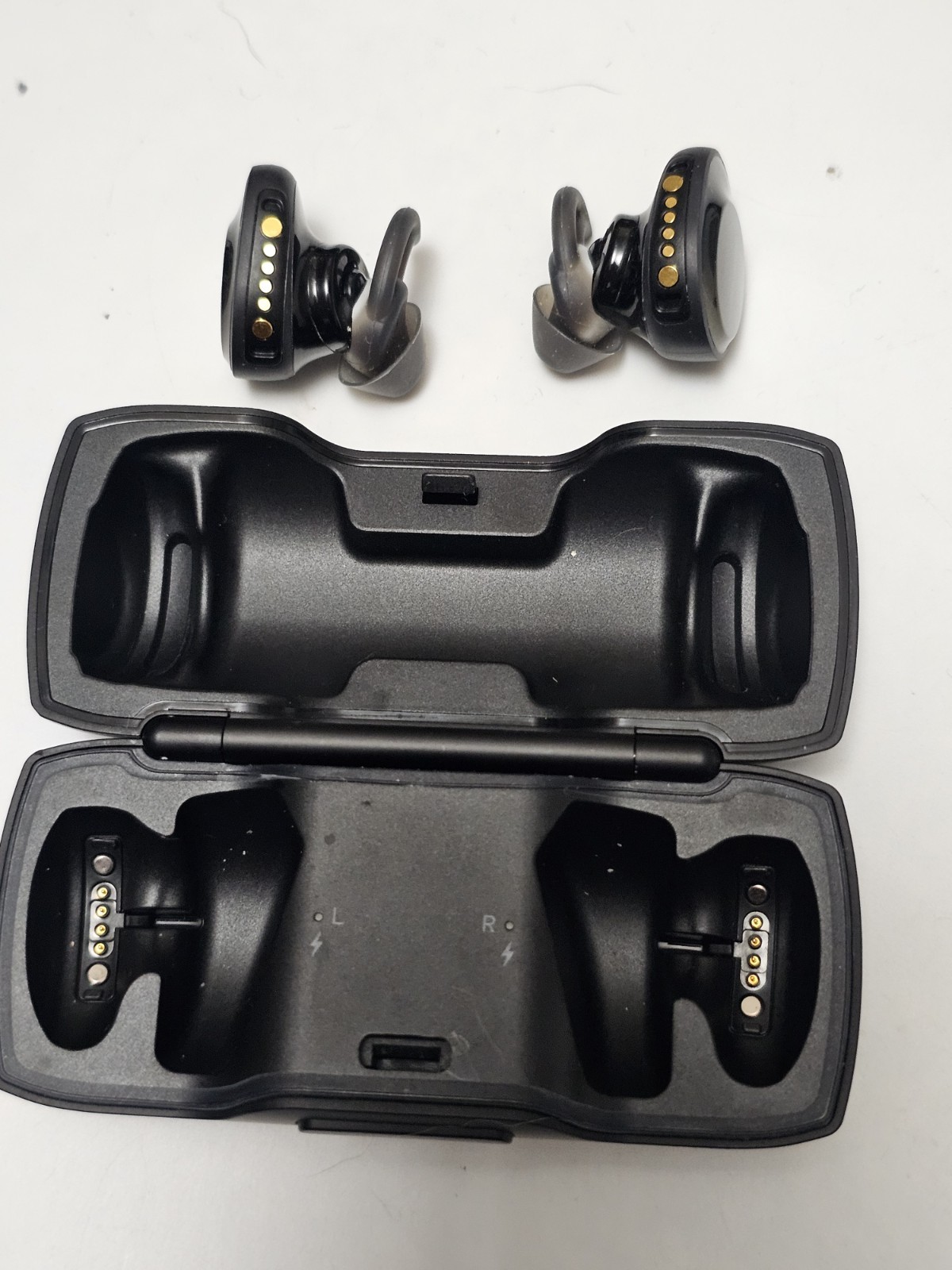 Bose SoundSport Free 423729 In Ear Earbuds Black True Wireless Noise Cancelling
