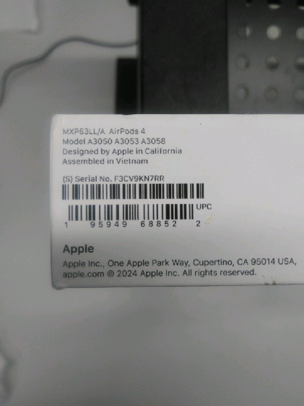 Apple AirPods 4 ‎‎MXP63LL/A Earbuds White Wireless Active Noise Cancellation