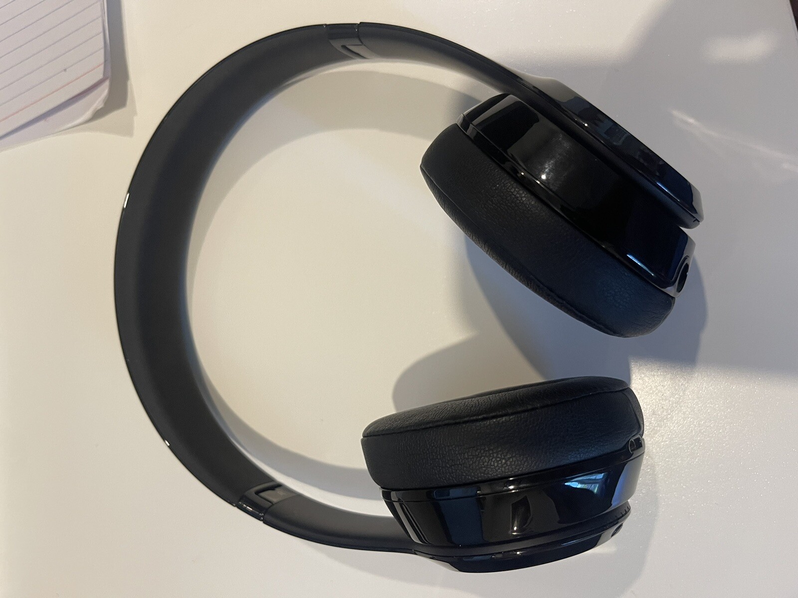 Beats by Dr. Dre Beats Solo3 Wireless On-Ear Headphones – Gloss Black A1796