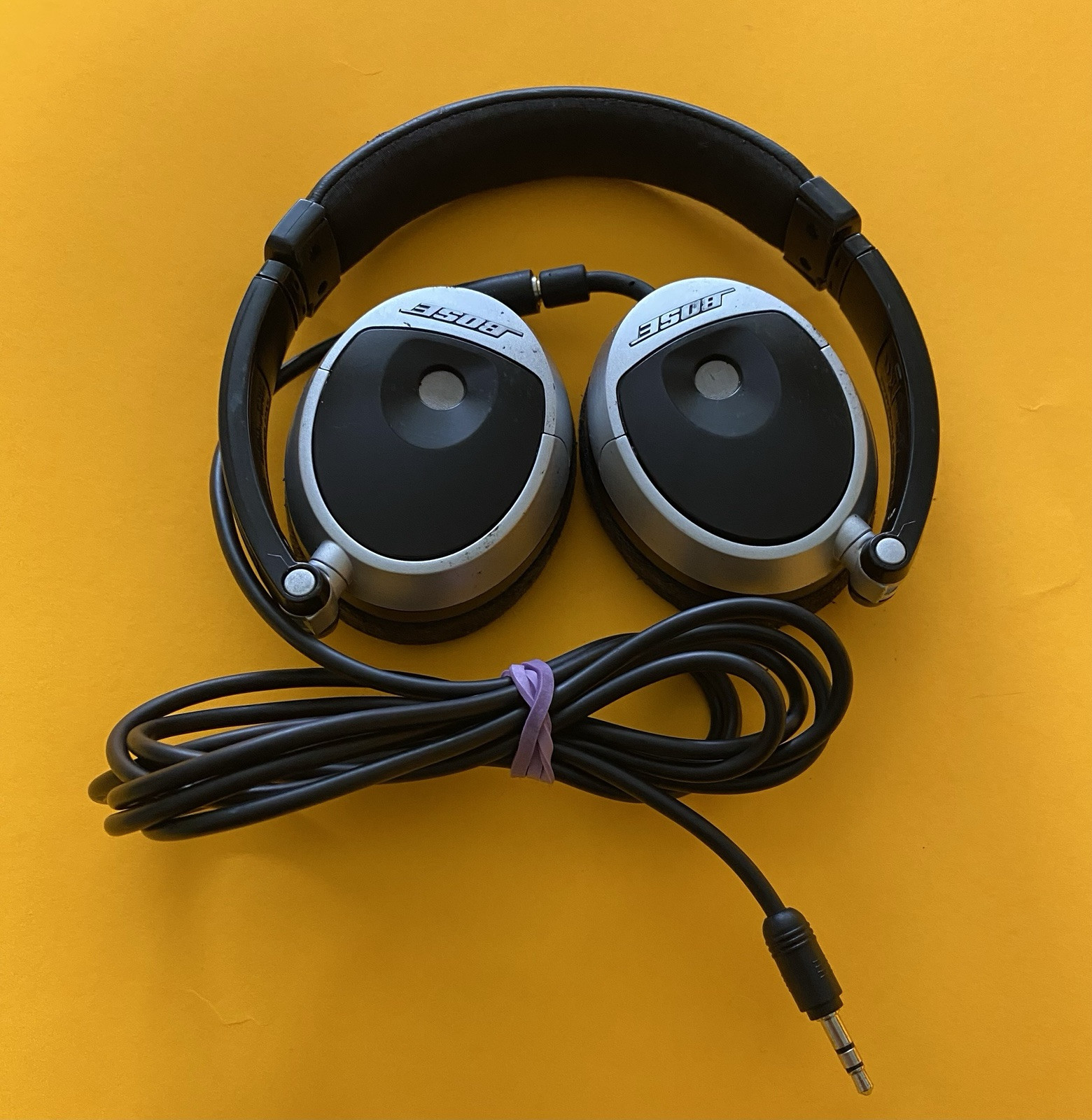 Bose OE Triport On-Ear Foldable Headphones – Black and Silver Working