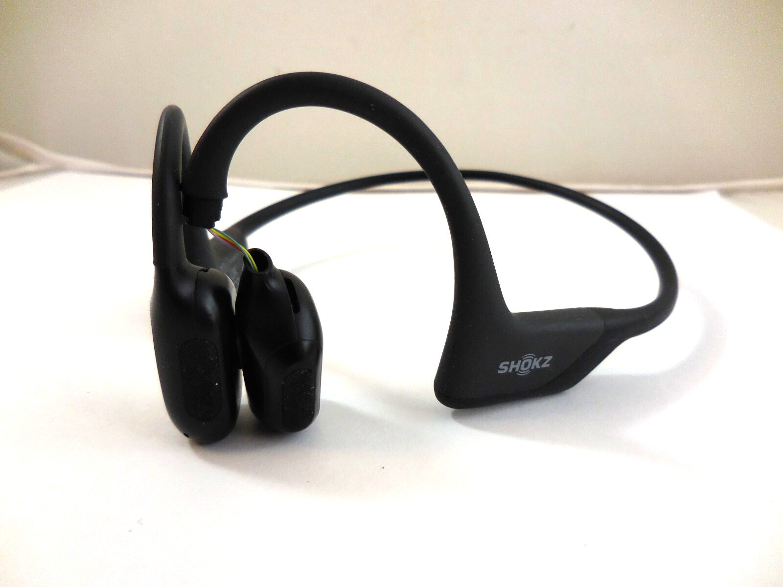 Shokz OpenRun Pro Premium Bone Conduction Open-Ear Headphones-S810(Hinge Broken)