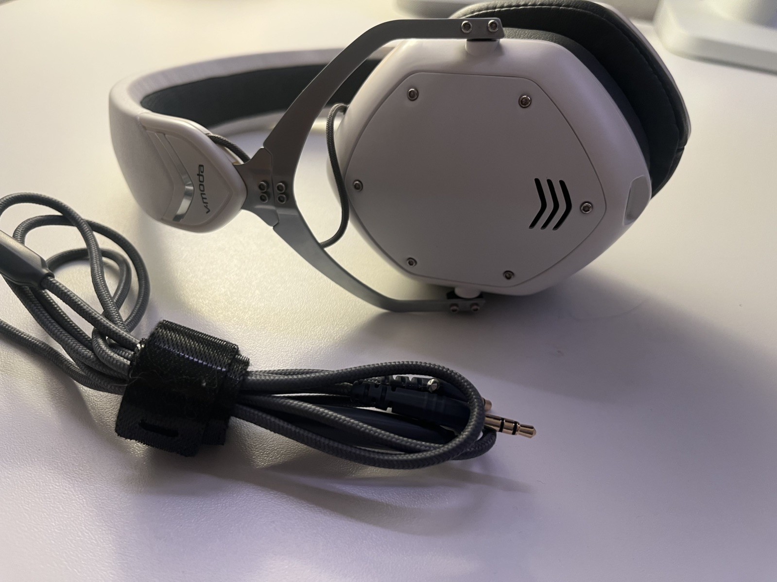V-Moda Crossfade 2 WIRELESS Over-Ear Headphones – Matte White