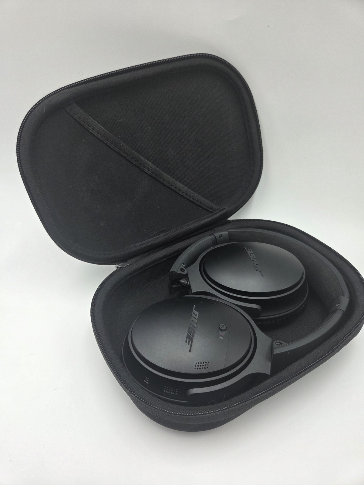 Bose QuietComfort 35 QC35 Series II Wireless Noise-Cancelling HEADPHONES Black