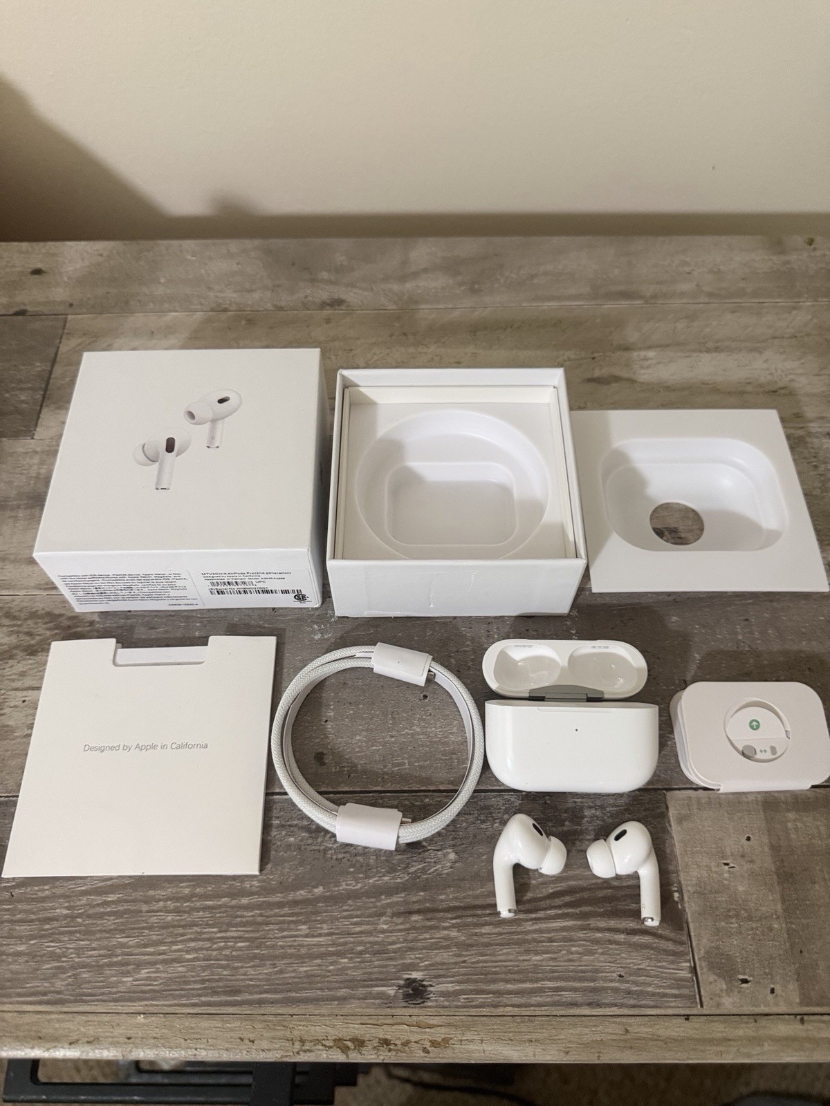 Apple AirPods Pro 2nd Gen White ANC MagSafe USB-C Wireless Charging