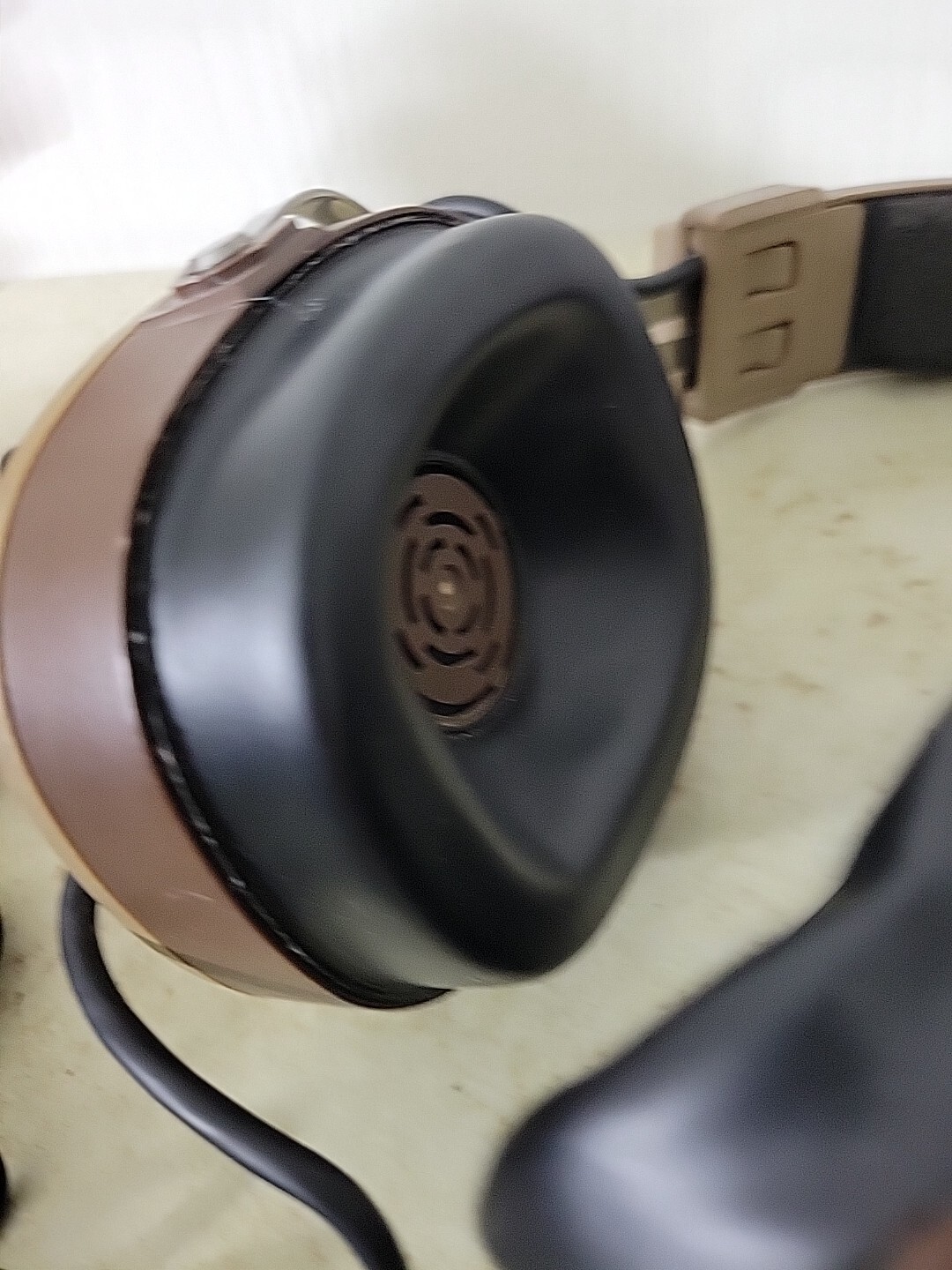 Realistic Pro 20 Over Ear Headphones W/Curly Cable Brown Vintage Radio Shack