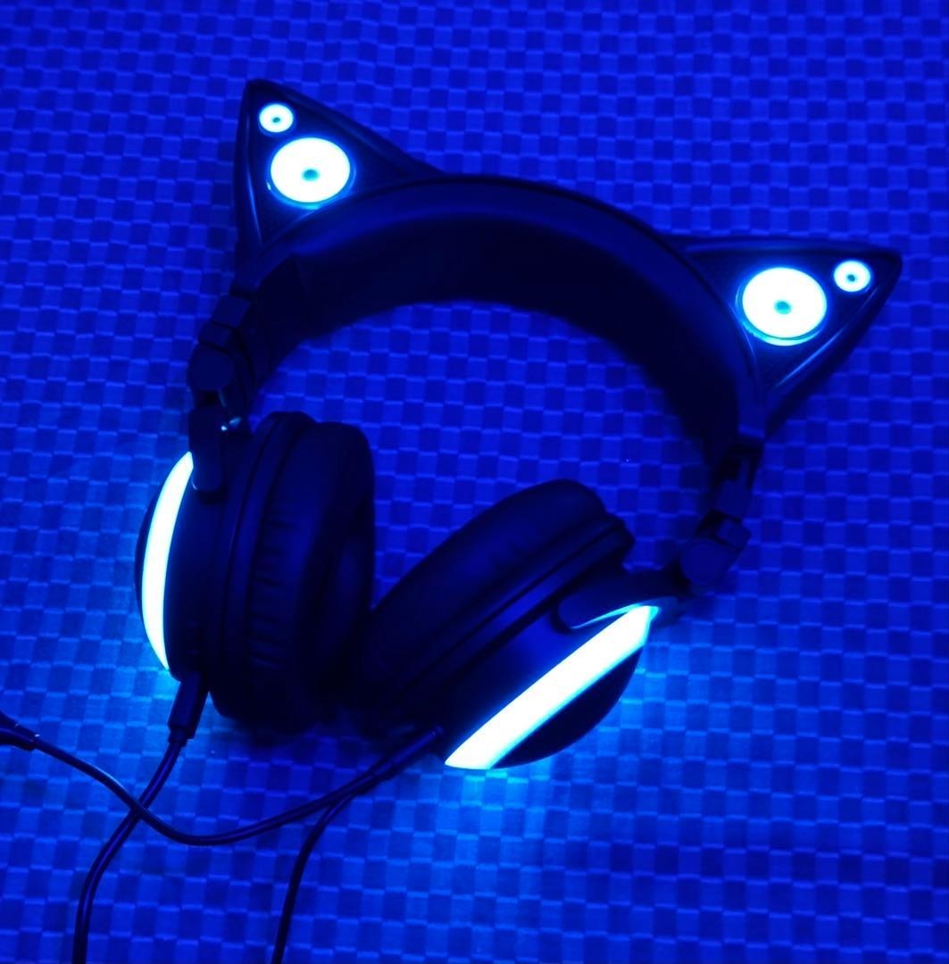 AXENT WEAR Brookstone Cat Ear Headphones with LED Speakers Blue Black w/box O66