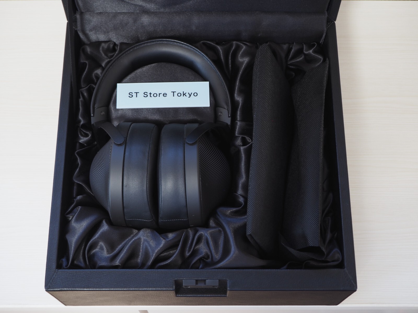 [Excellent] SONY MDR-Z1R Over-ear Stereo Headphones Japan With Cable Tested