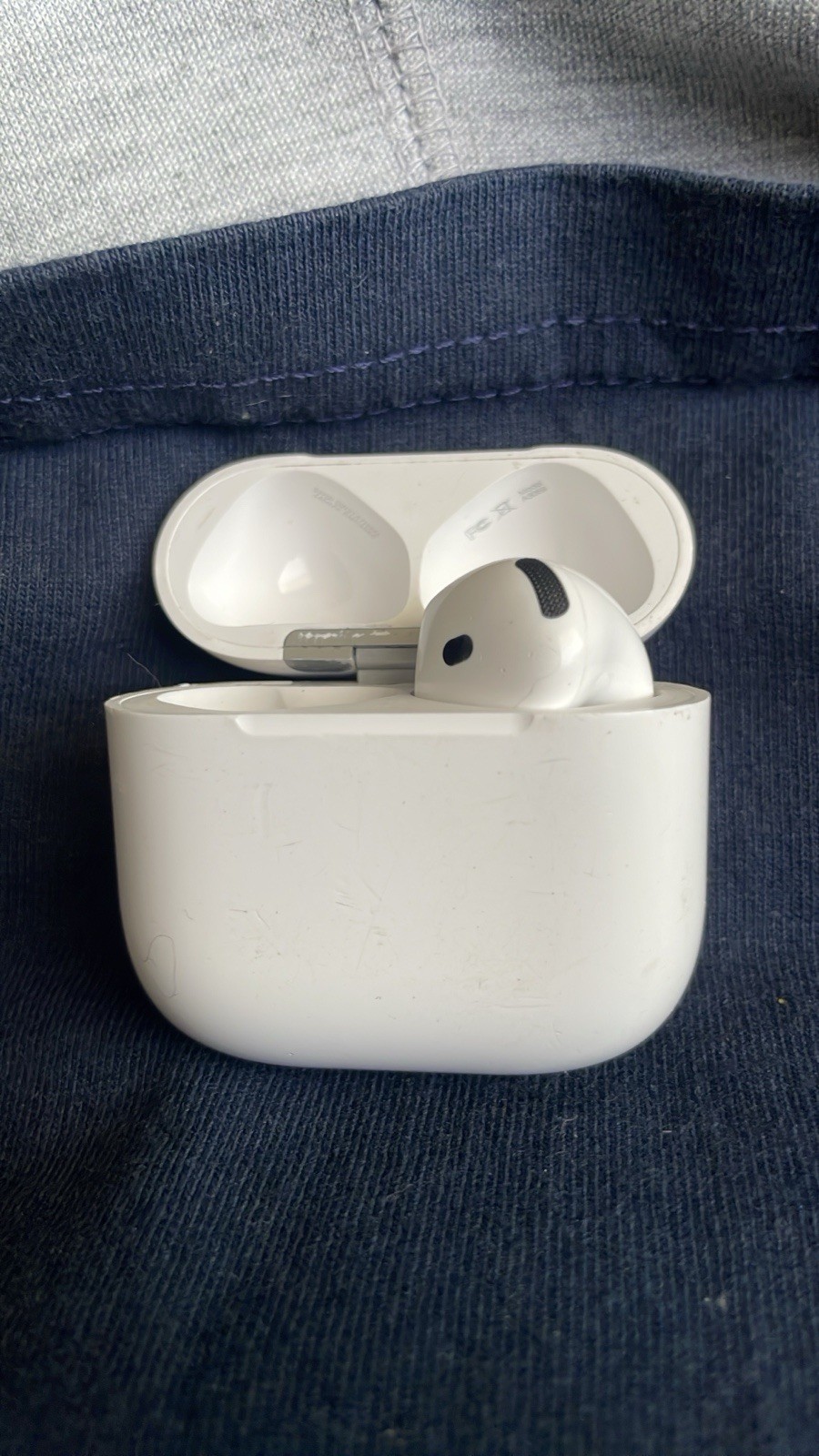 Apple AirPods 4 (ANC) Bluetooth ANC Wireless Earbuds White A3057