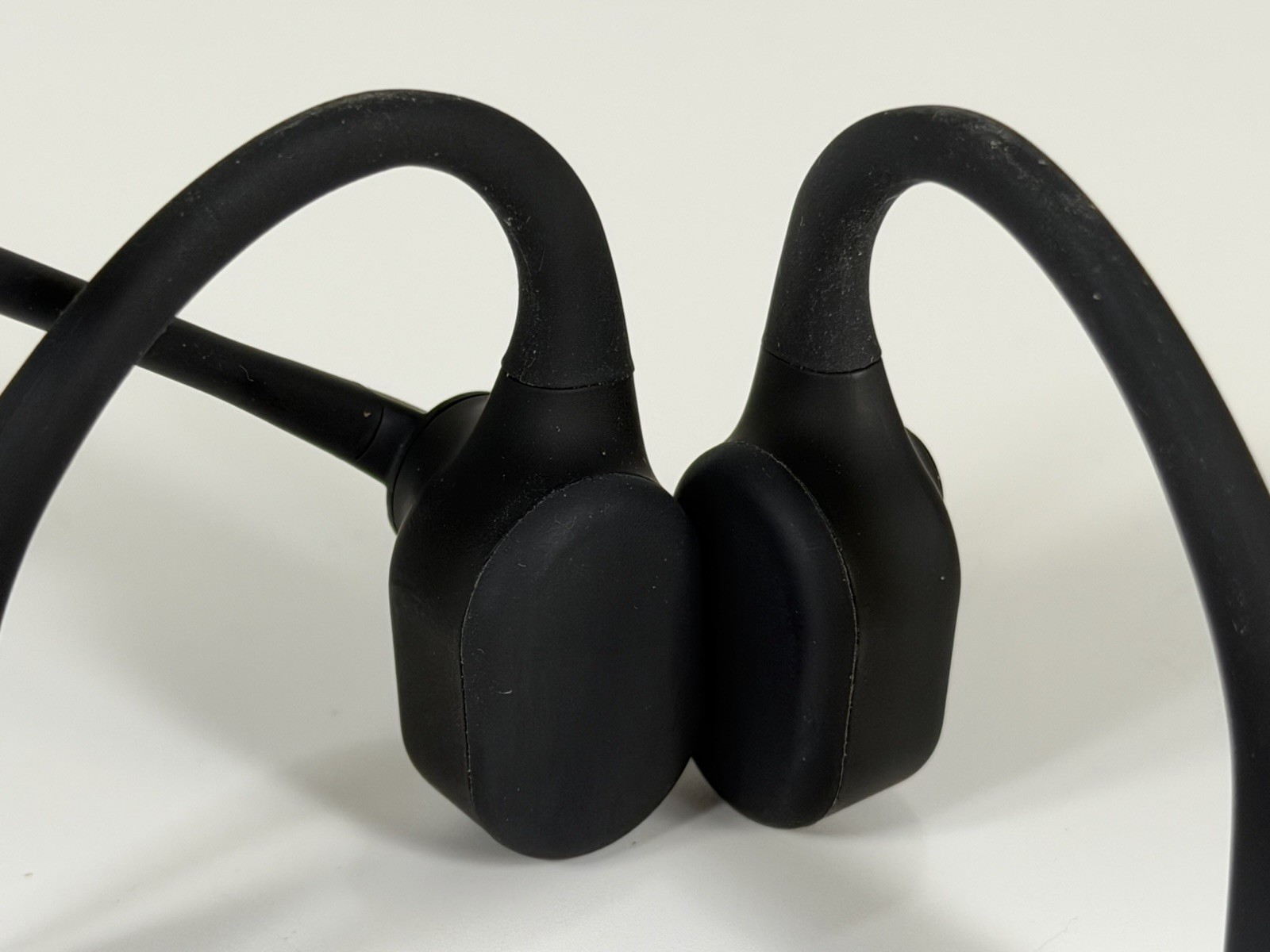 SHOKZ OPENCOMM Bone Conduction Bluetooth Headset with Boom Mic – Working