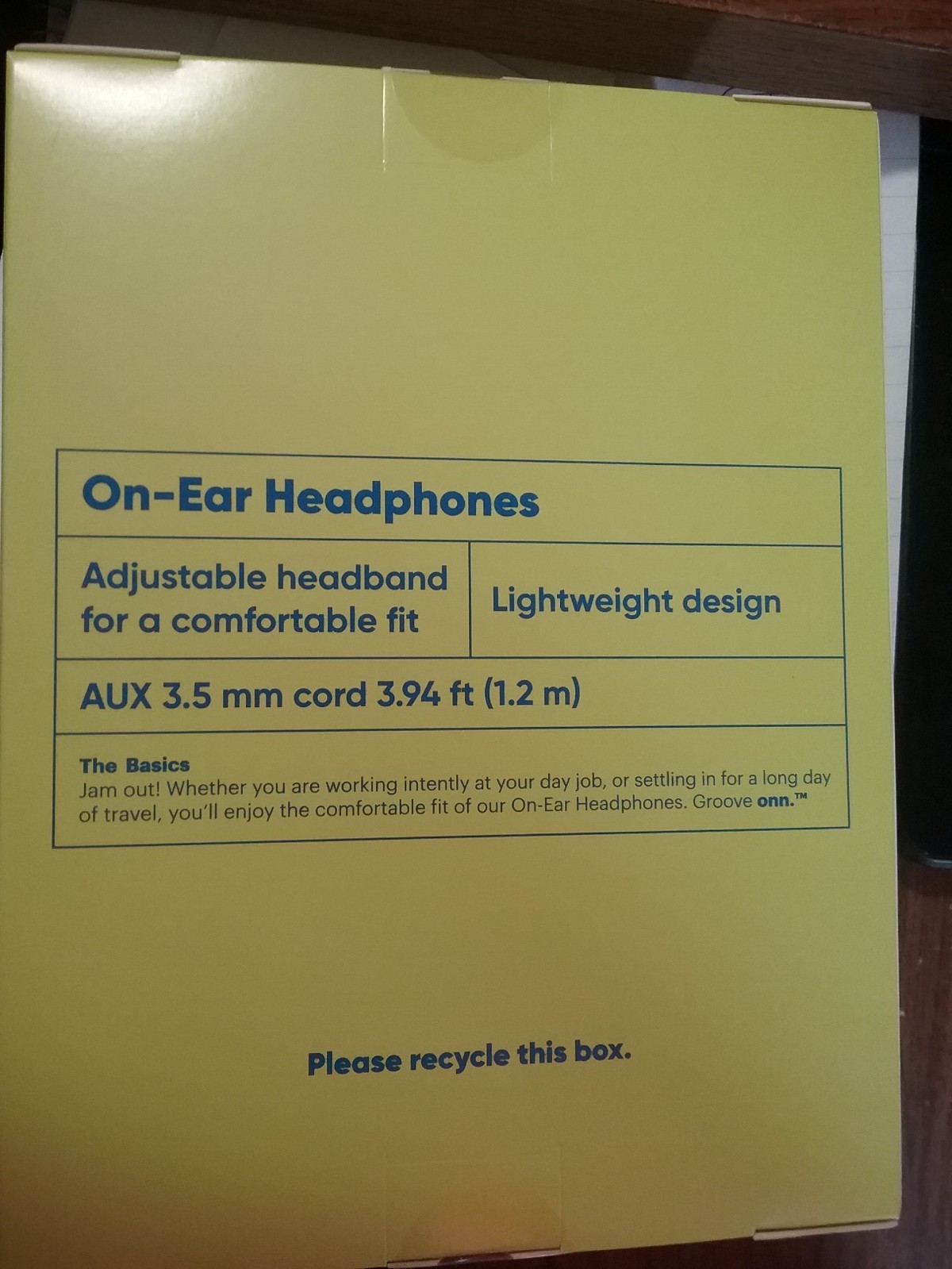ONN. GROOVE ON-EAR HEADPHONES; AUX. 3.5 MM CORD 3.94 ft. NIB
