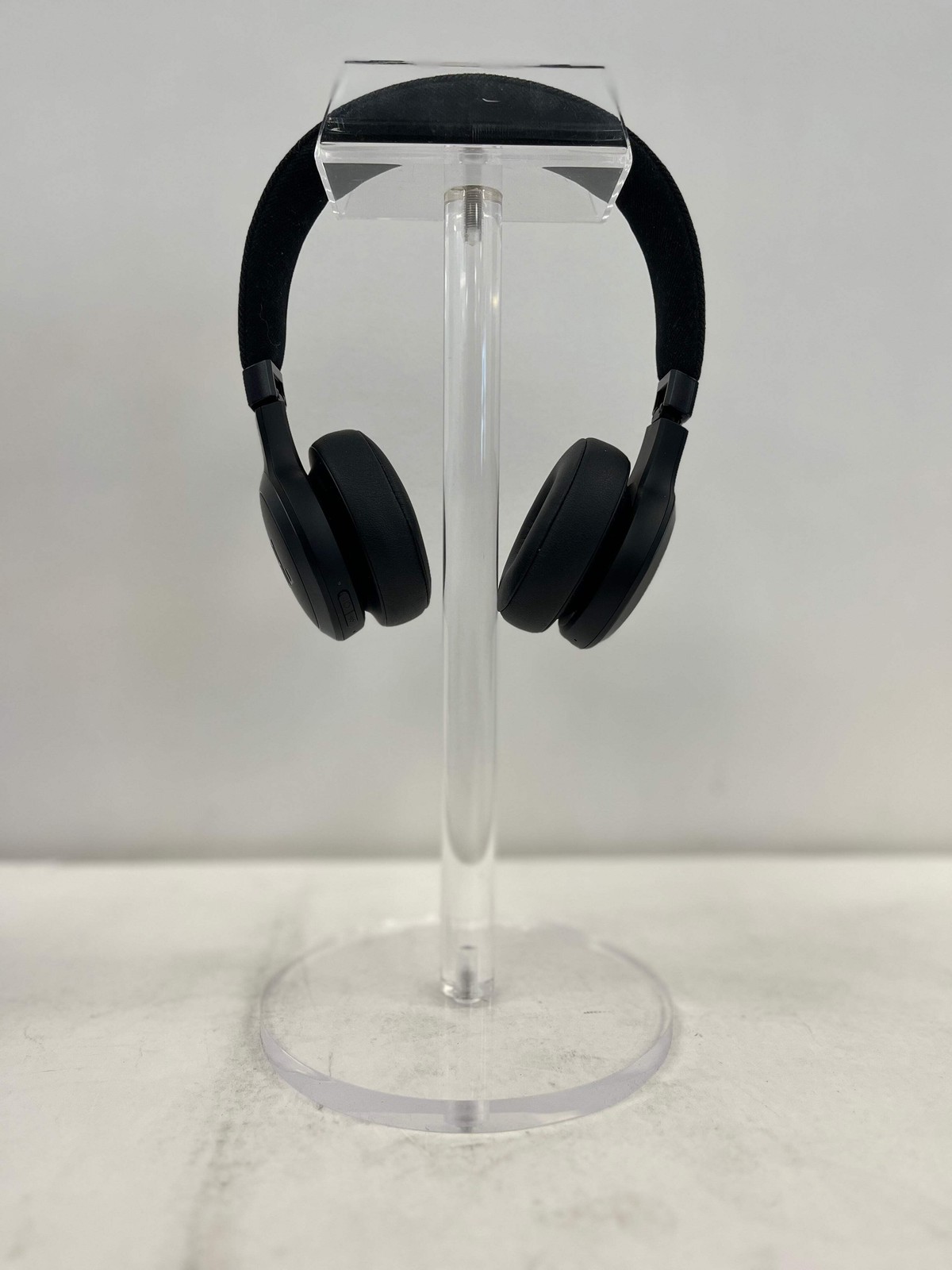 JBL Live675 NC Wireless On-Ear Bluetooth Headphones Black JBLLIVE675NCBLKAM