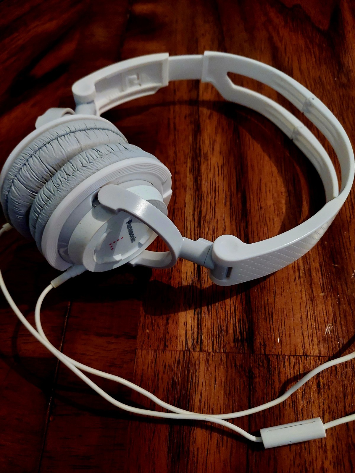 Panasonic White Wired Headband Headphones with On-Cable Microphone, 3.5mm Jack