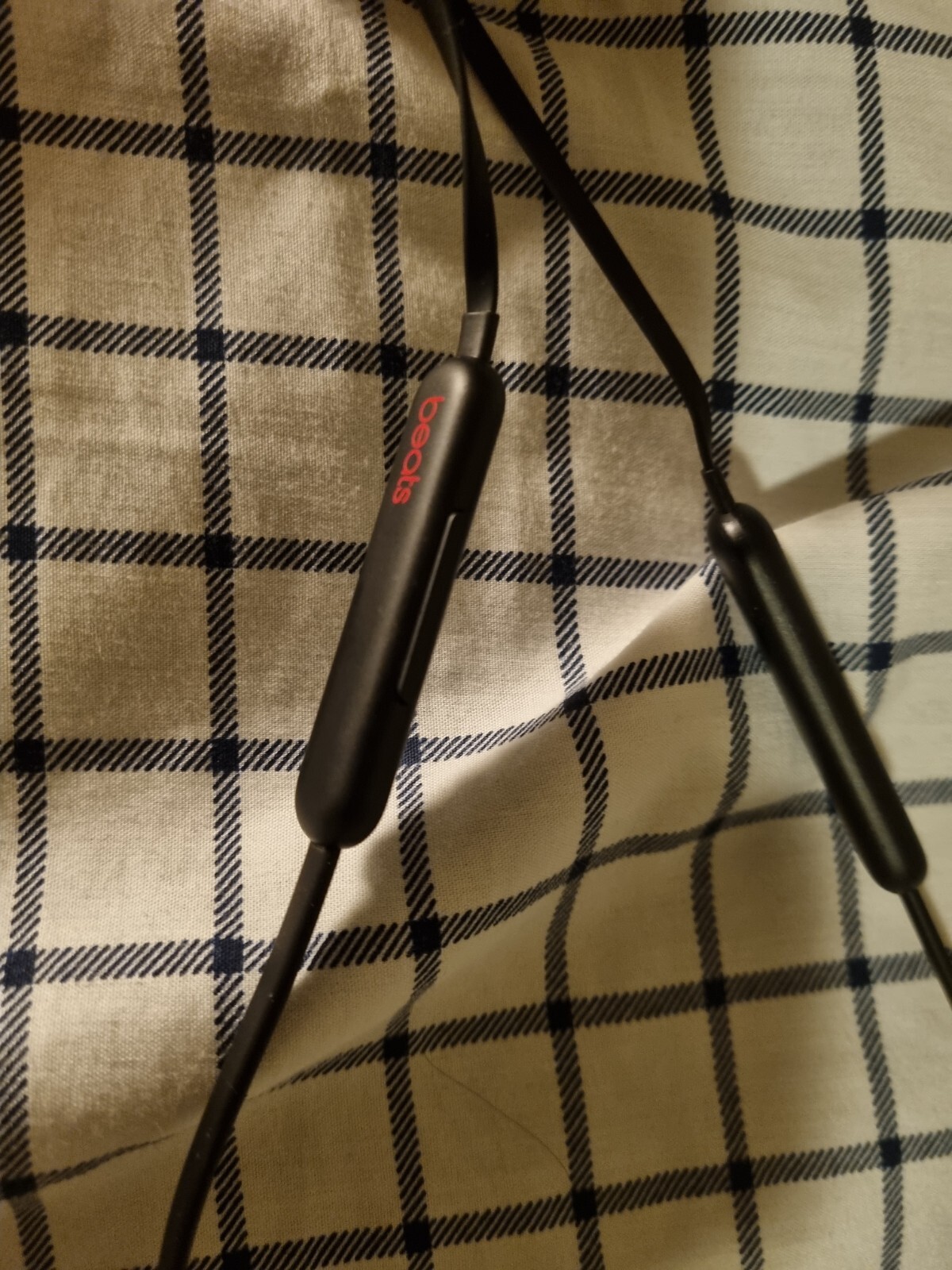 Beats by Dr. Dre – Beats Flex Wireless Earphones – Black [Model:MYMC2LL/A]