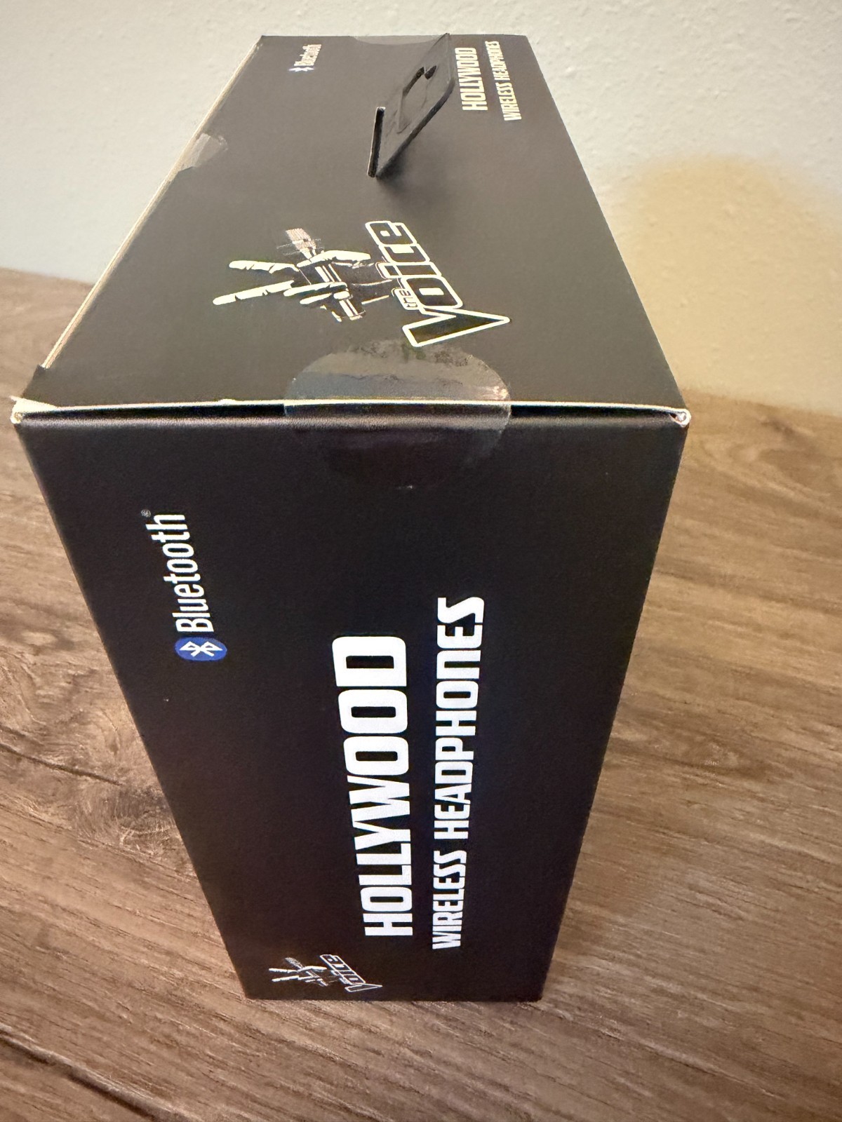 The Voice Hollywood Wireless Headphones Bluetooth Built In Microphone NEW in box