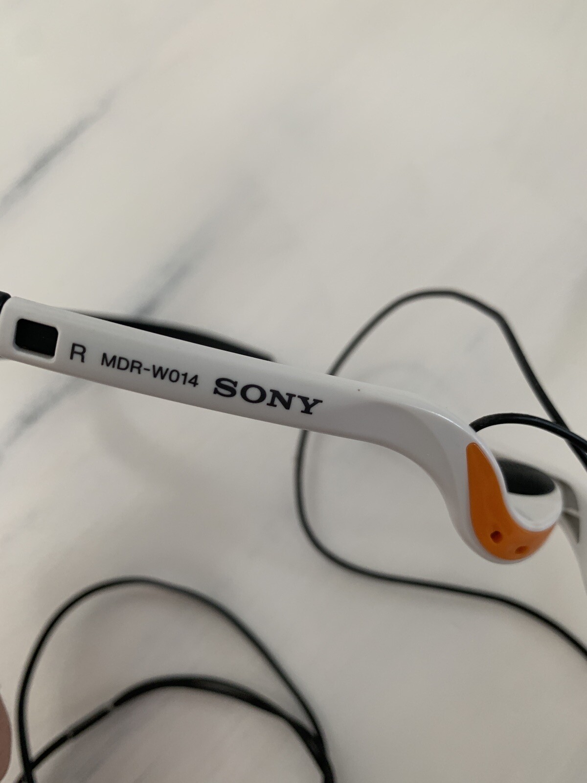 Sony MDR-W014 Headphones Lightweight Style. New other.