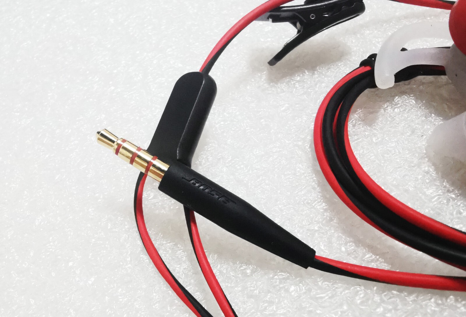 SoundSport In-Ear Earphones Headset For Apple ios iPhone Color Black+Red