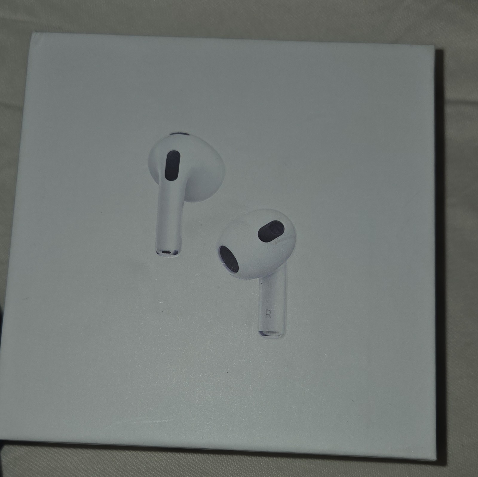 Apple AirPods (3rd Gen) Wireless Bluetooth Earbuds MagSafe Case White MME73AM/A