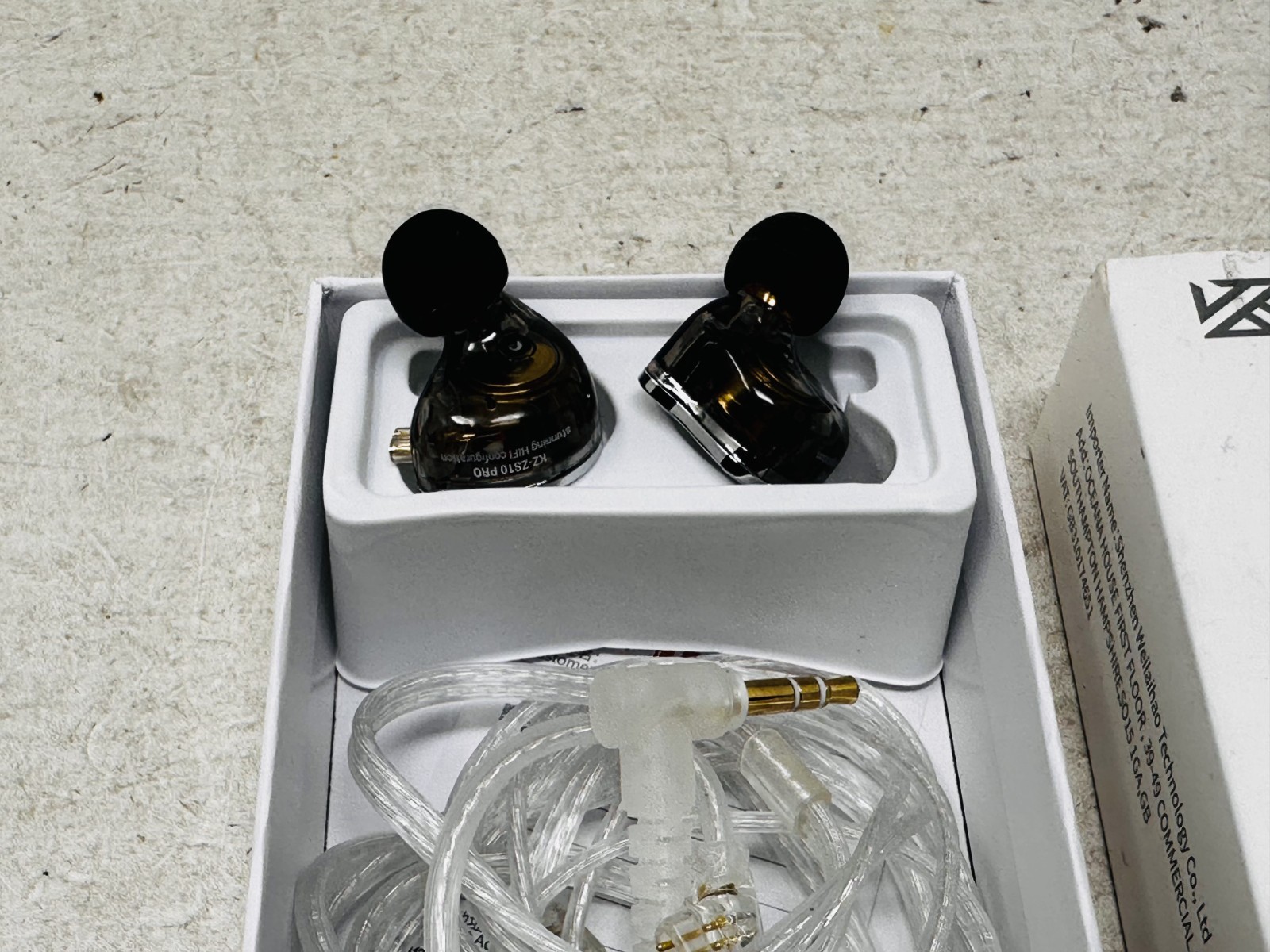 KZ ZS10 Pro, Linsoul 4BA+1DD 5 Driver in-Ear HiFi Earphones No Mic – Open Box