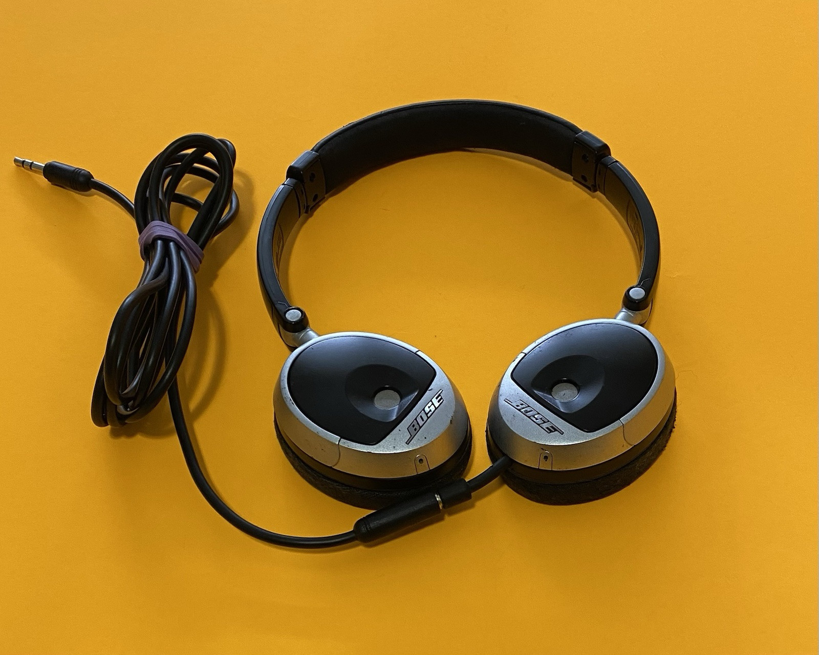 Bose OE Triport On-Ear Foldable Headphones – Black and Silver Working