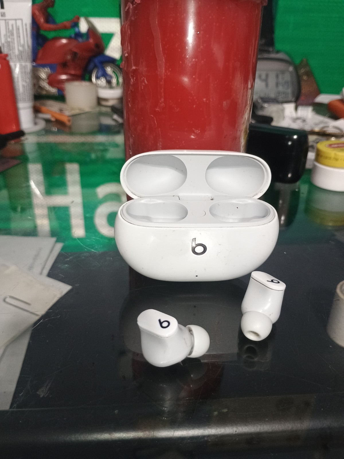 Apple Beats by Dr. Dre Case- No Studio Buds Set White A2514 A2513