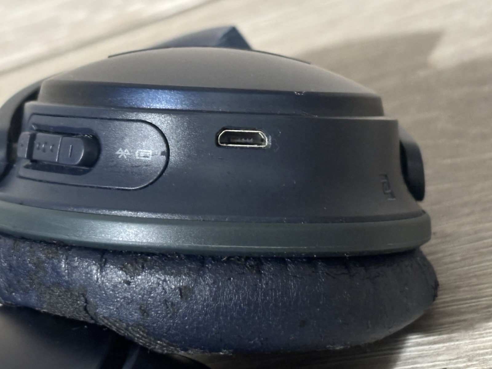 Bose 425948 Blue QuietComfort QC35 Noise Cancelling Headphones – Need Ear-Pads