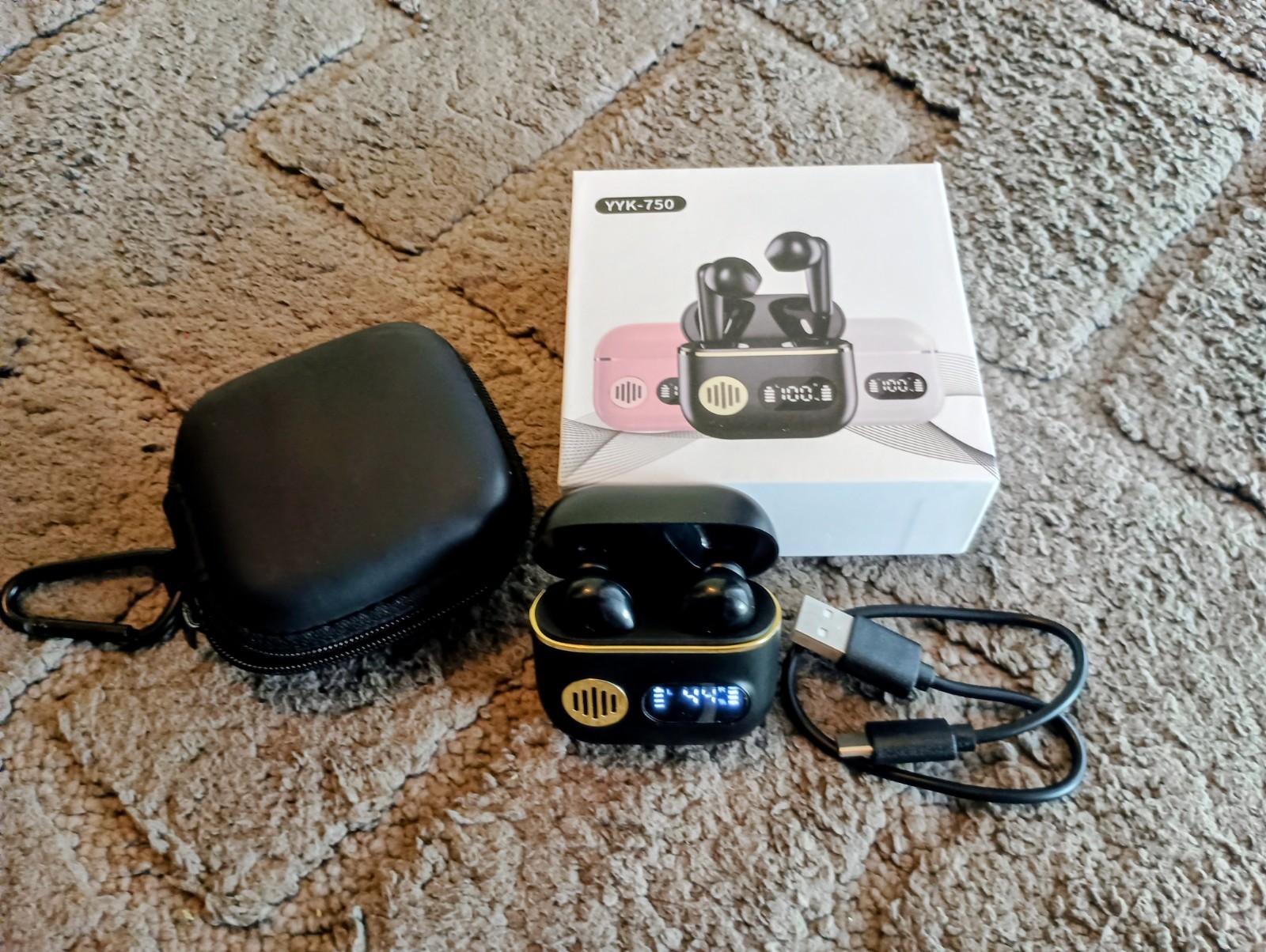 YYK-750 Wireless Bluetooth Headphones Black & Carrying Case, SEE DESCRIPTION!