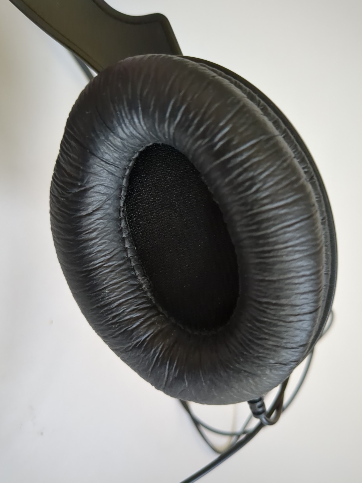 Sennheiser HD 202 Headphones Black 3.5mm Jack Over Ear Tested Works