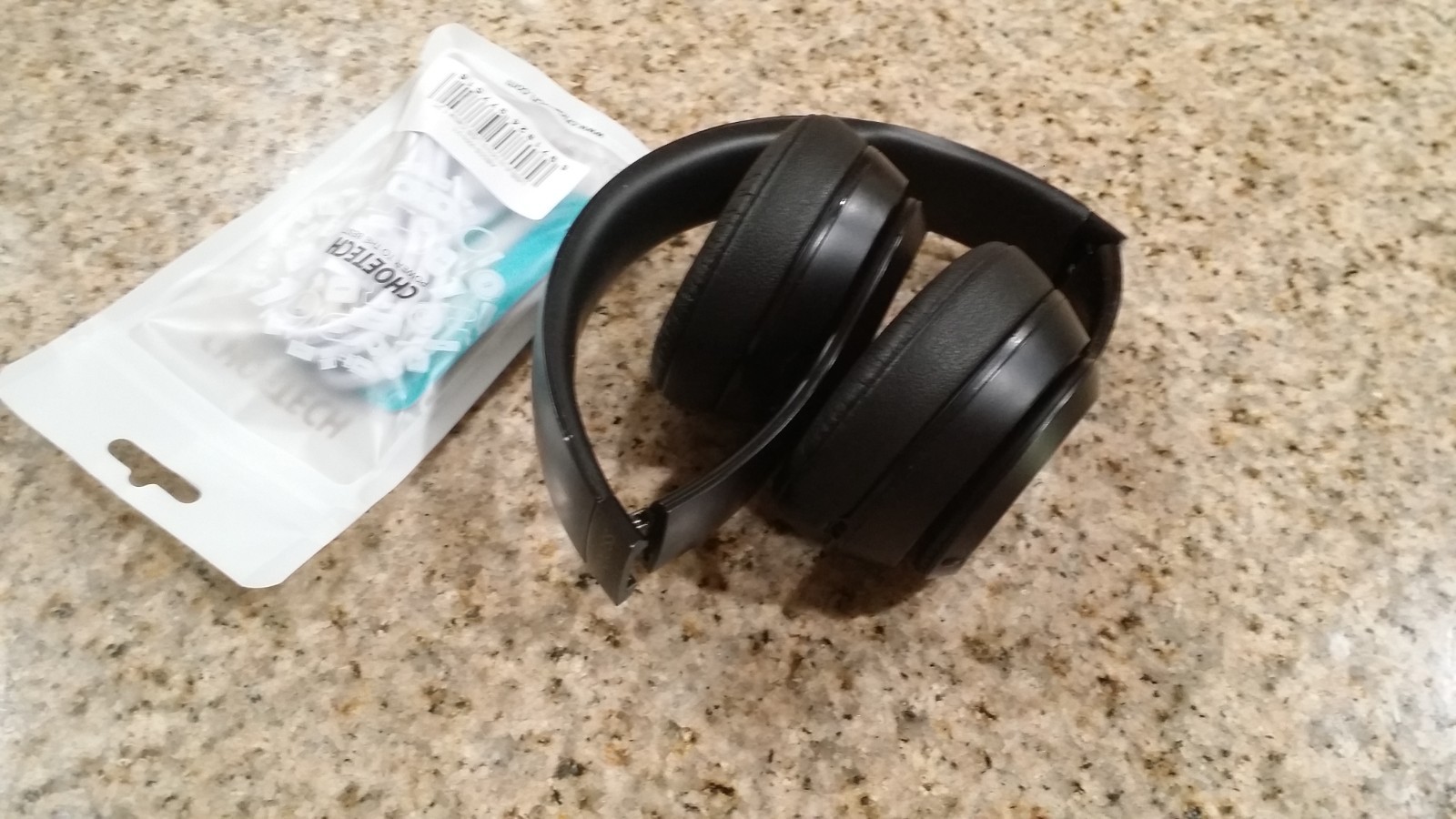 Beats by Dr. Dre Solo 3.0 Wireless Bluetooth On-Ear headphones Black
