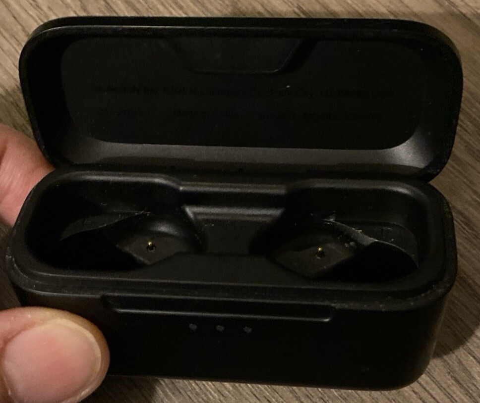Skullcandy Smokin’ Buds True Wireless Bluetooth Earbuds Black & Come In Box EUC