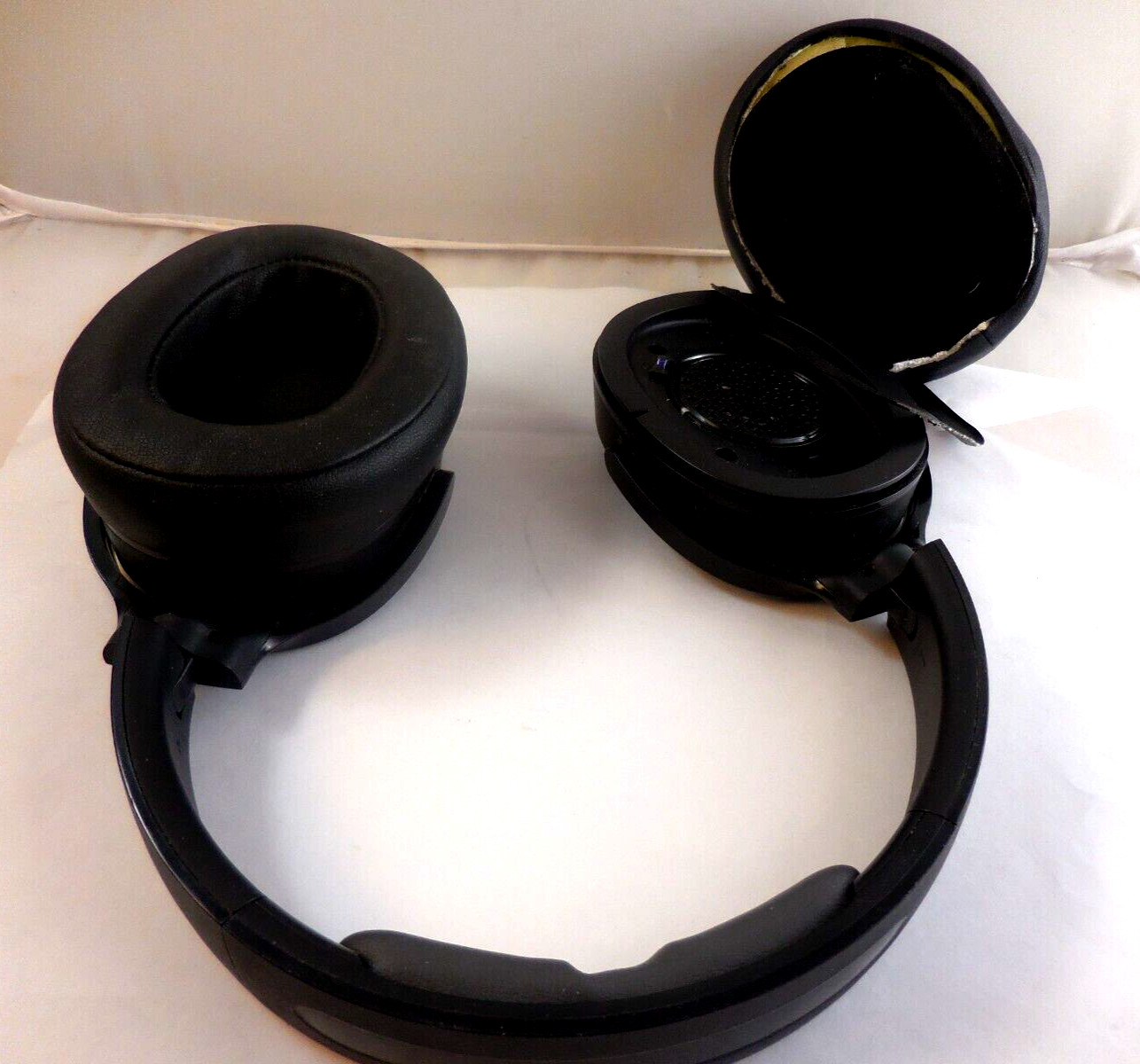 Skullcandy Hesh ANC S6HHW Noise Canceling Wireless Headphone-Black (With Issue)