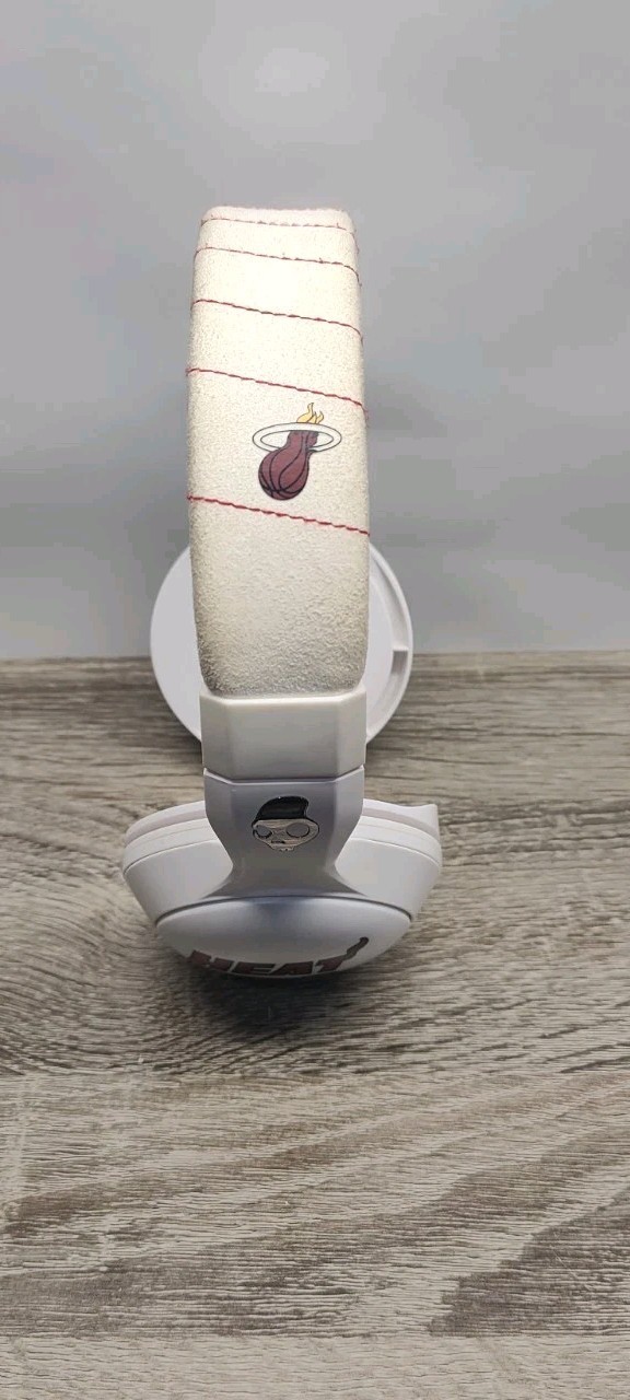 Skullcandy Hesh NBA Heat (Dwyane Wade) Headphones – Miami Heat Edition – Tested