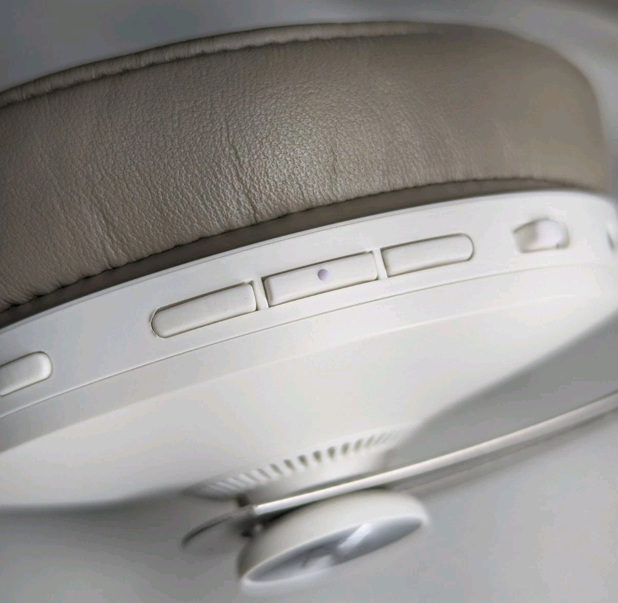 Sennheiser Momentum Wireless 3 M3AEBT Gray White Used Tested Working