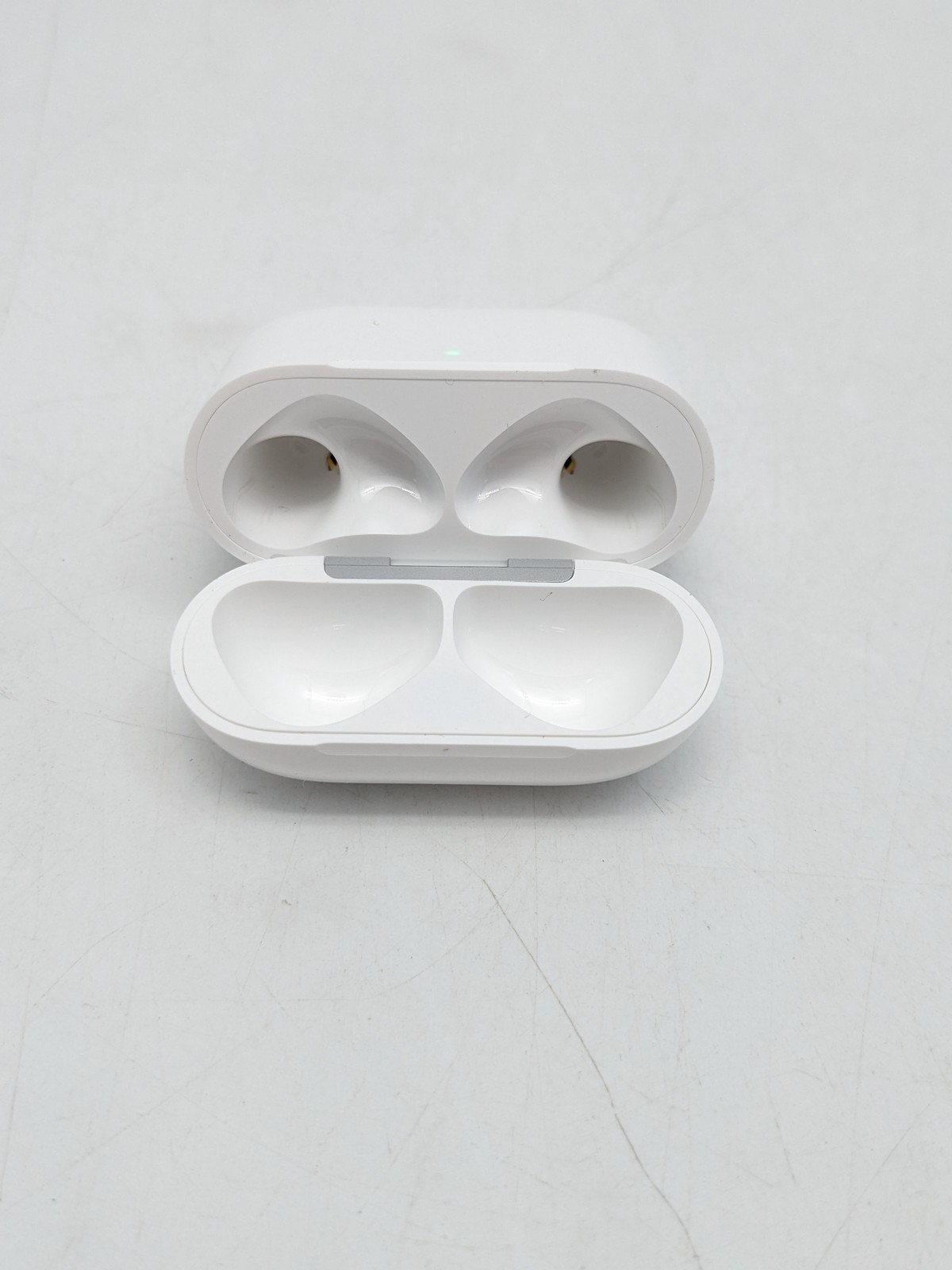 Apple AirPods 4 MXP63LL/A Earbuds w/ Charging Case | White | A3050 A3053 A3058