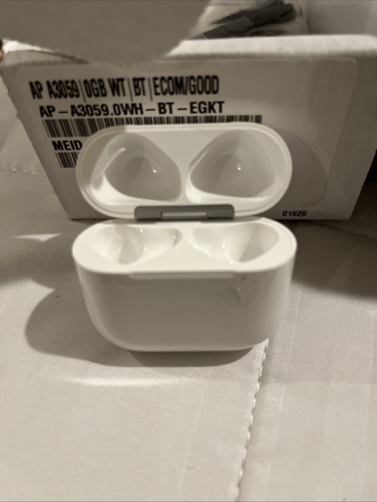 Apple AirPods 4th Gen Complete Set White, A3058/A3059/A3053