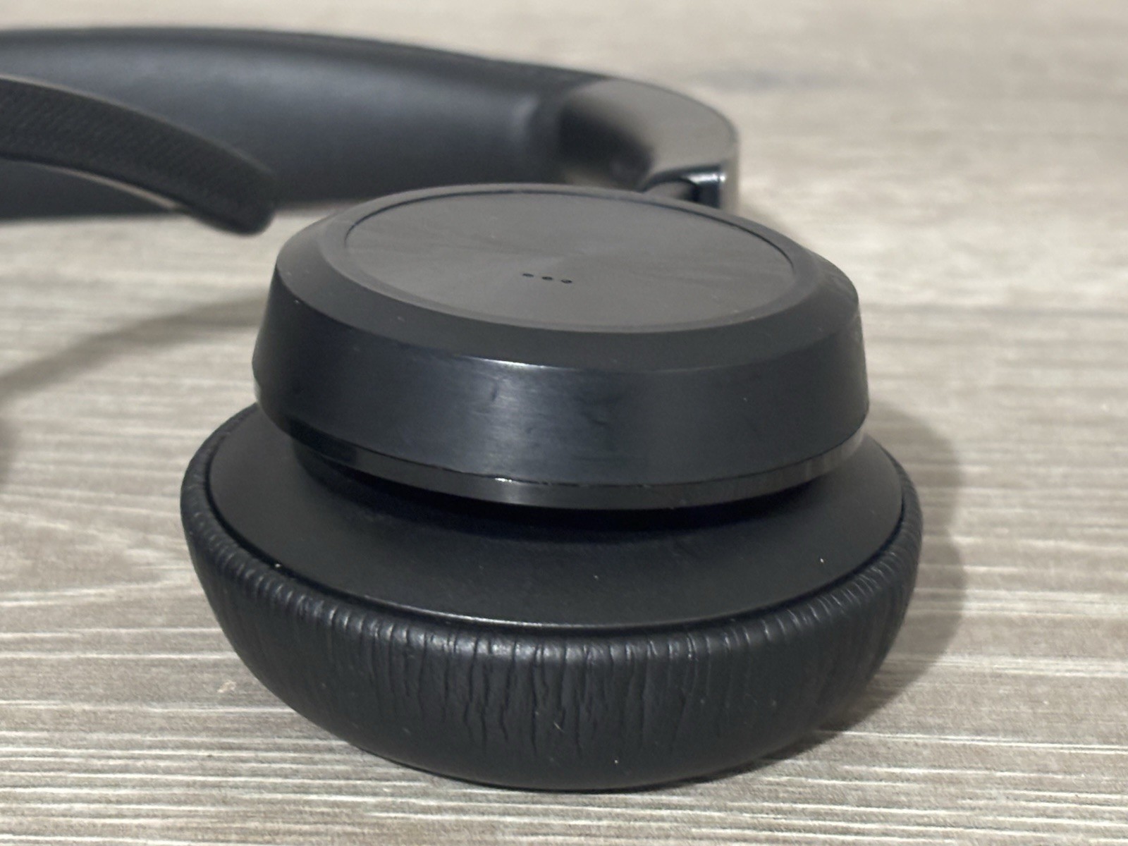 Plantronics Poly Voyager Focus 2 USB-C Headset Charging Stand Case VFOCUS2