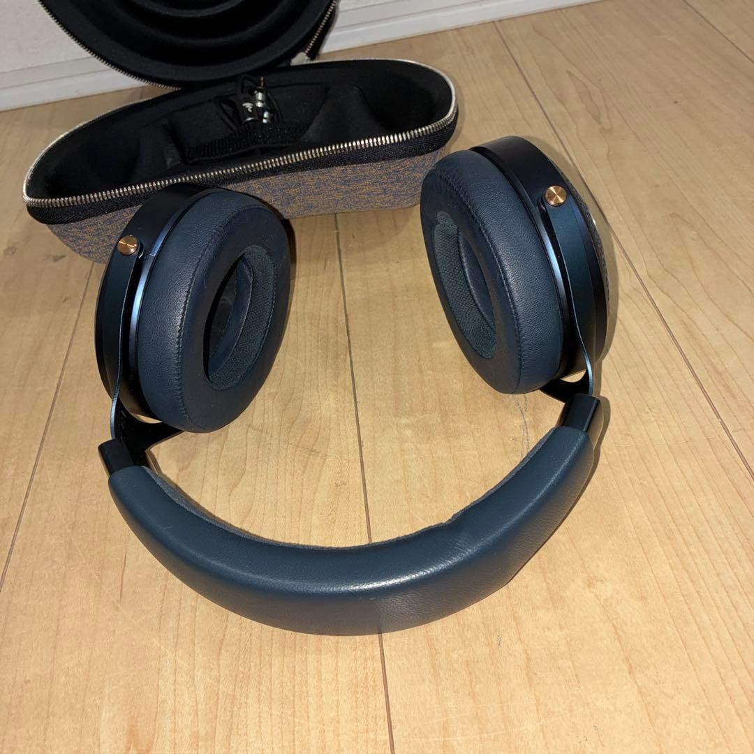 Focal Celestee Closed Back Hi-Fi Over-Ear Headphones 40mm 35 Ohm France